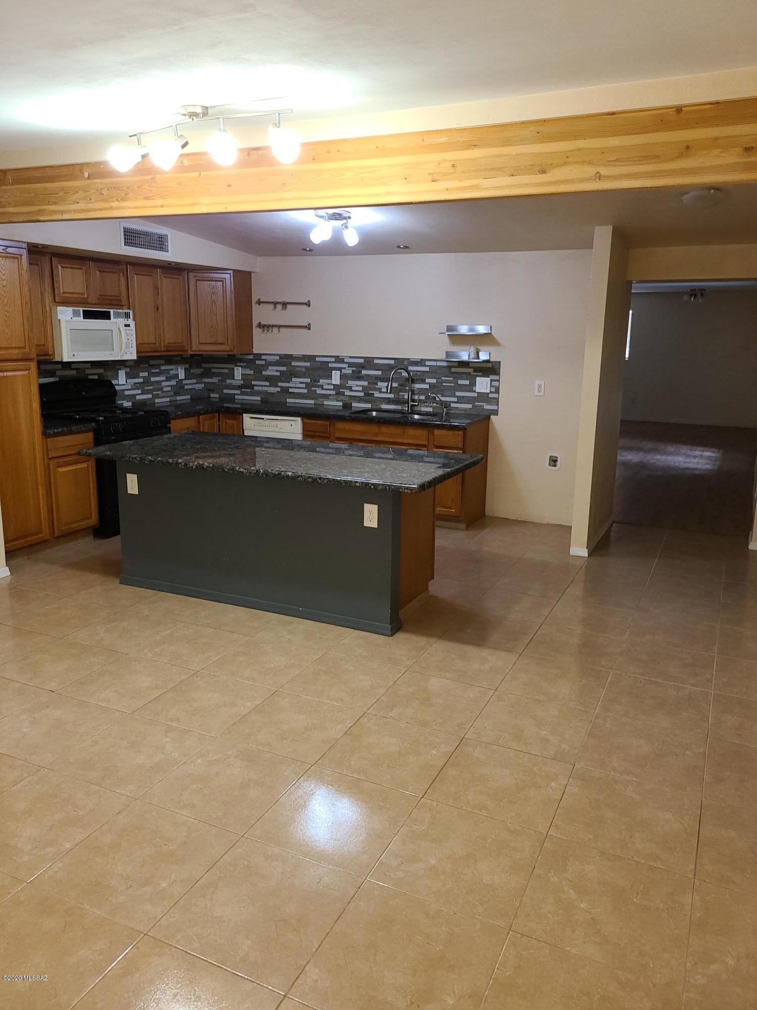 Casas Del Oeste(1-79) - Residential