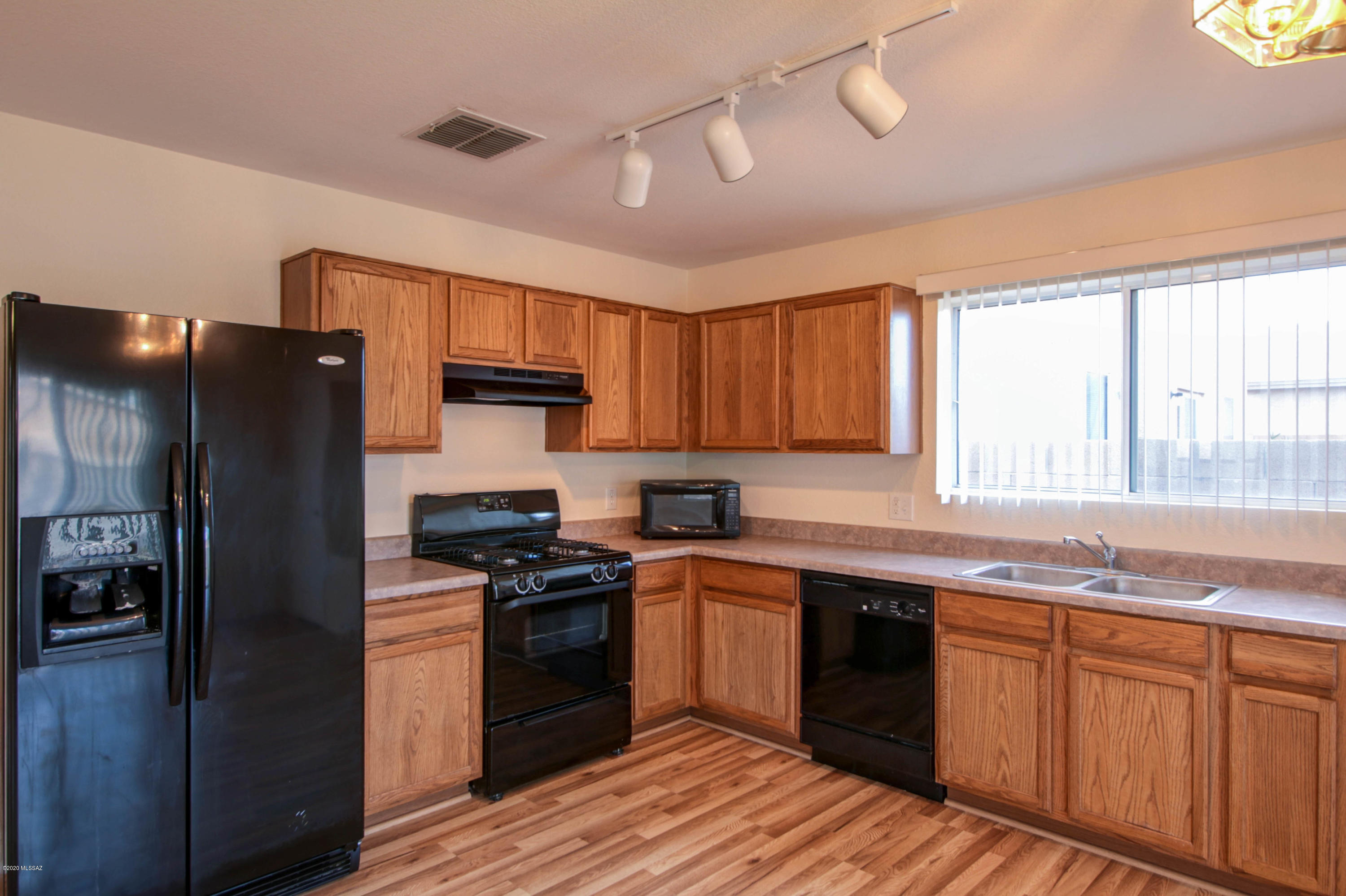 Tierra Vista Phase I (99-285,299-309,372-383) - Residential Lease