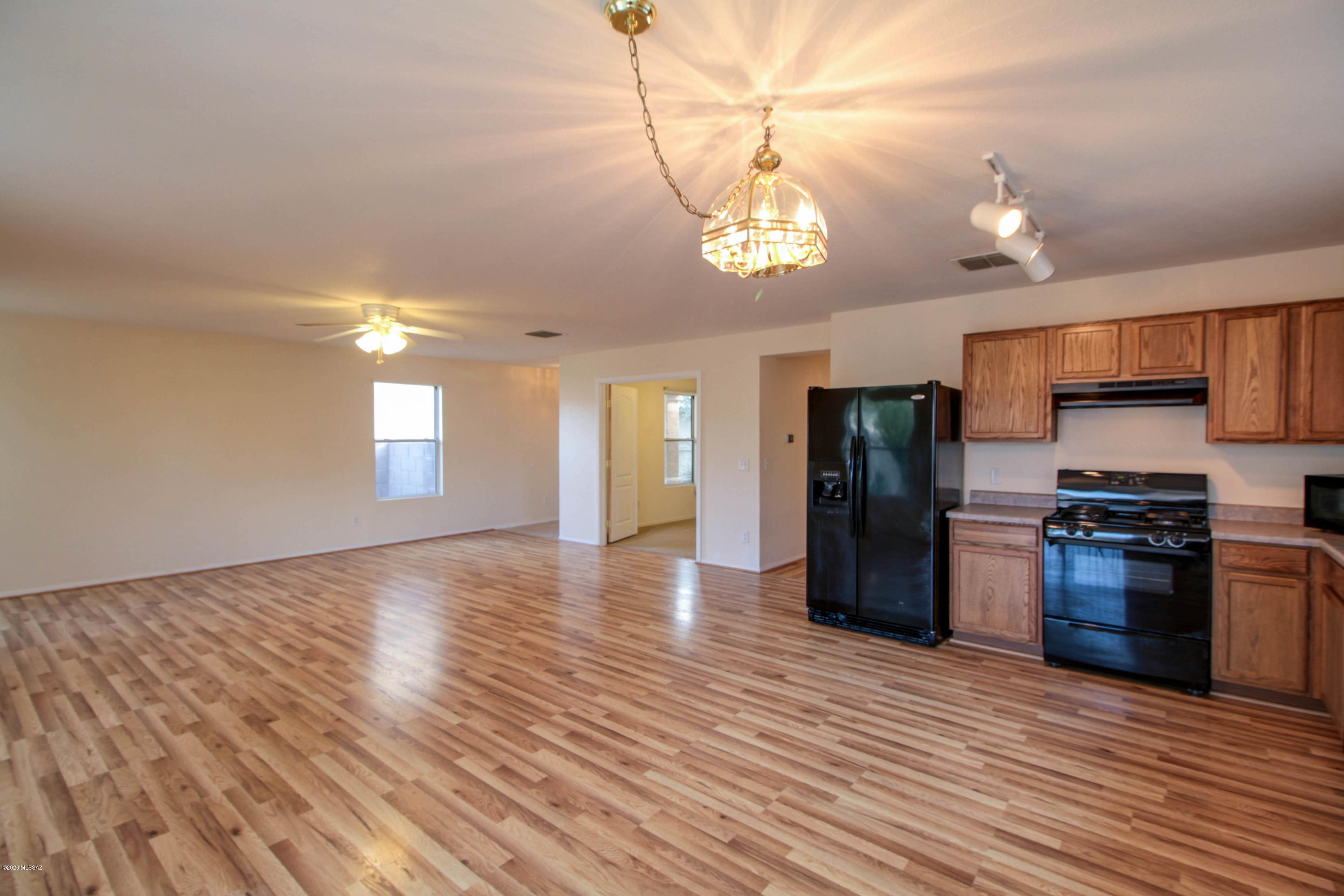 Tierra Vista Phase I (99-285,299-309,372-383) - Residential Lease