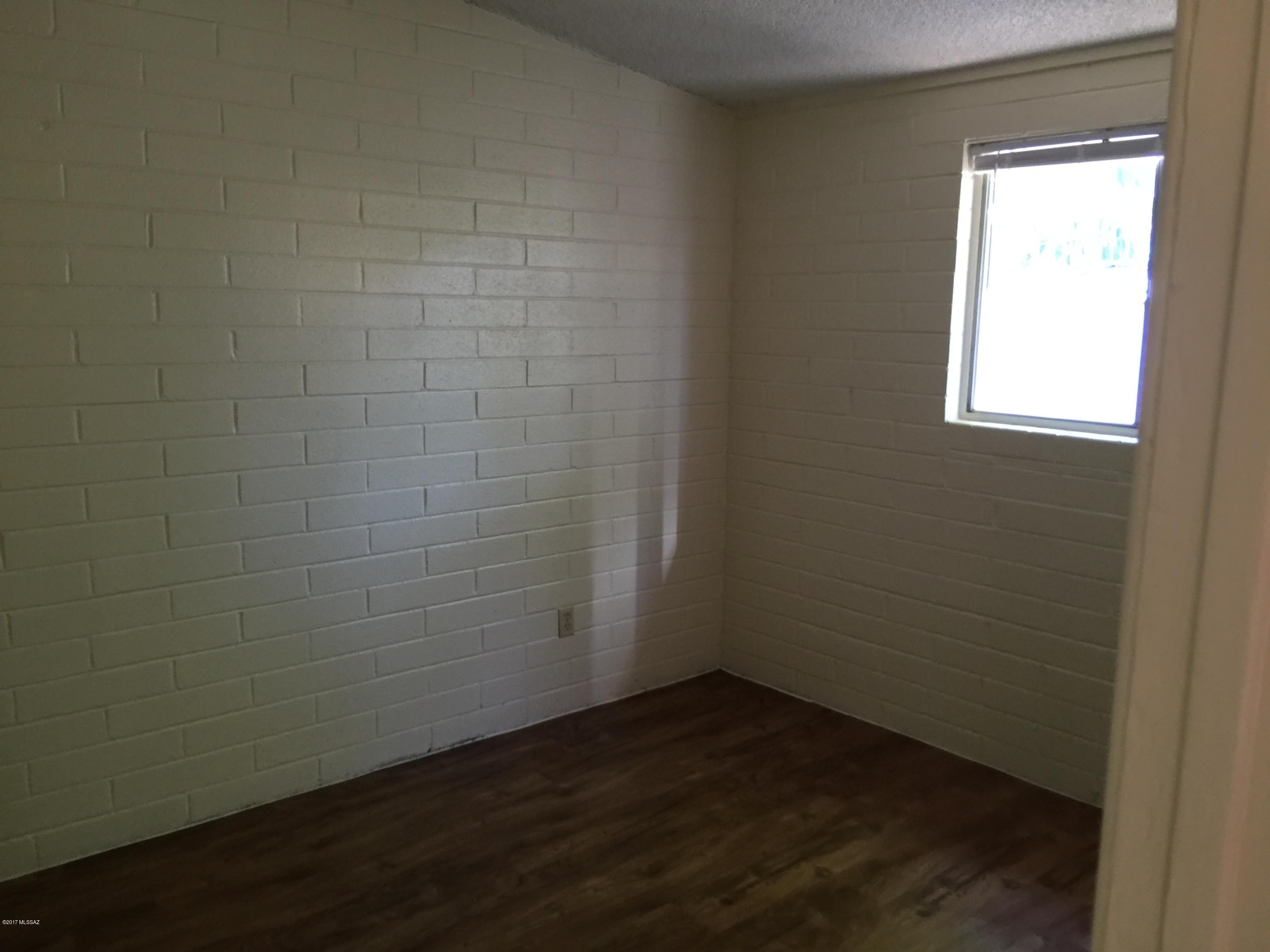 El Pasadena Tract - Residential Lease