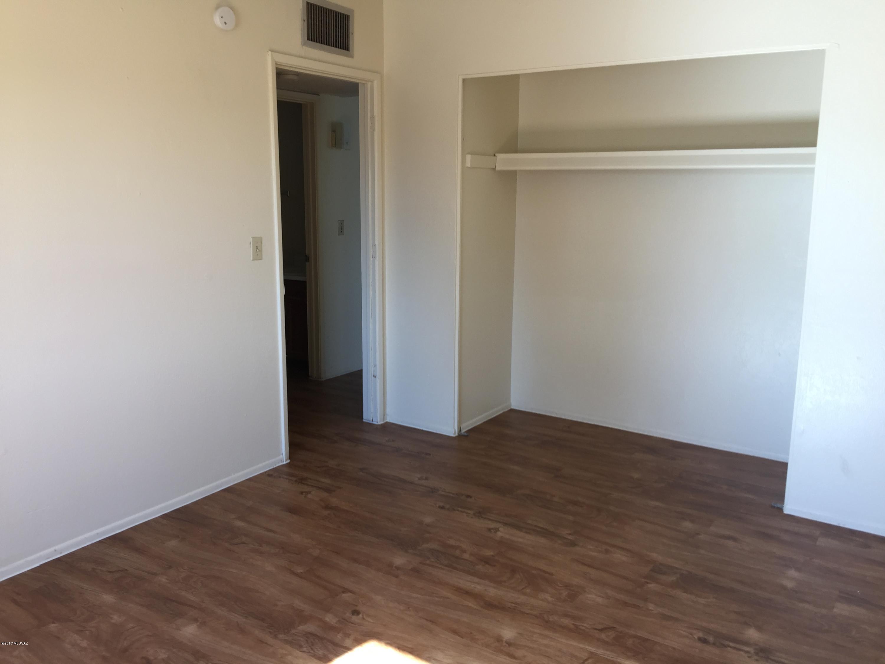 El Pasadena Tract - Residential Lease