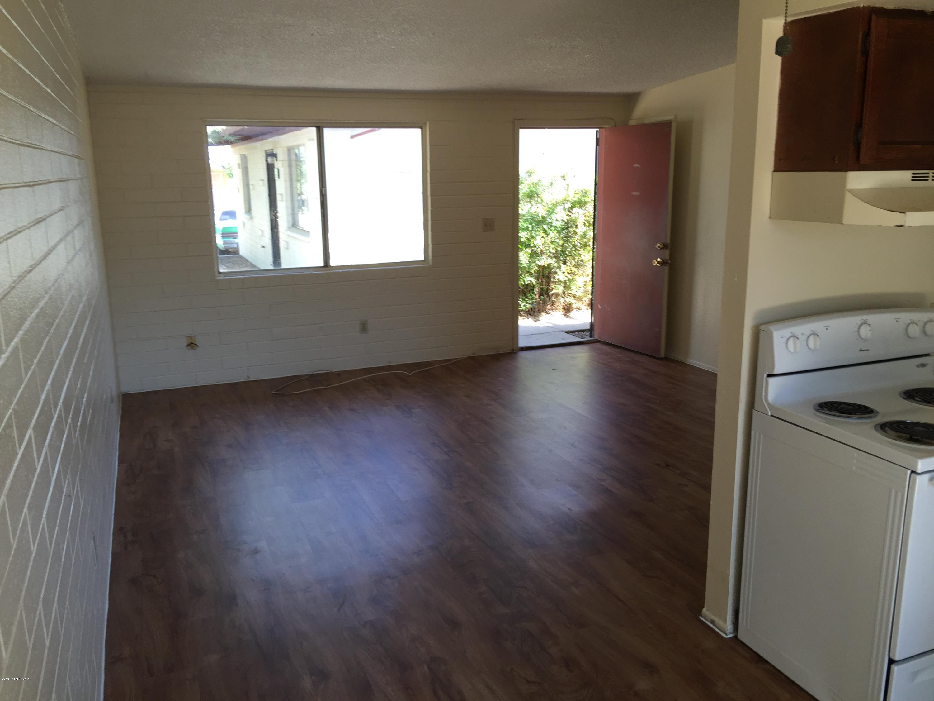 El Pasadena Tract - Residential Lease