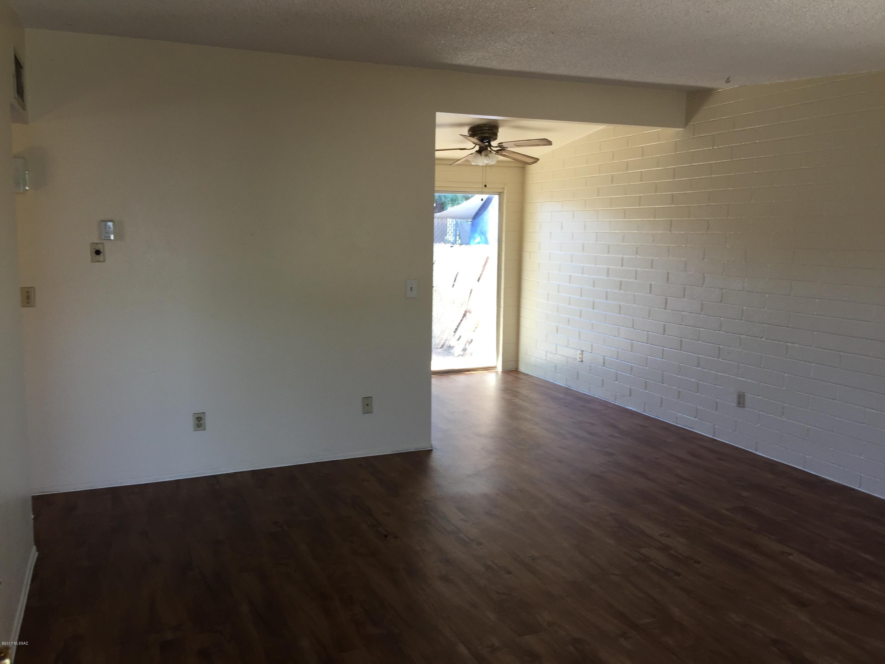 El Pasadena Tract - Residential Lease