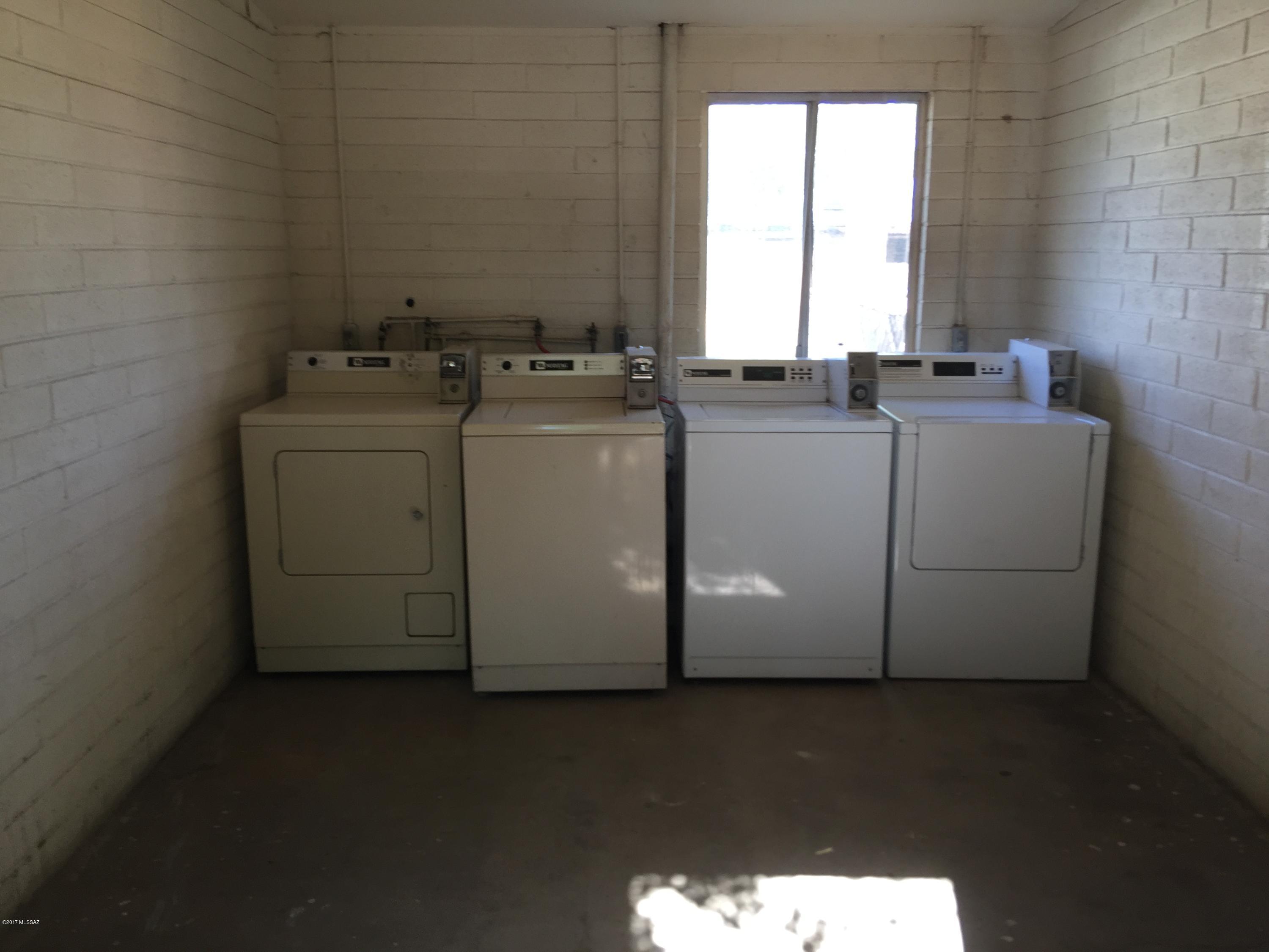 El Pasadena Tract - Residential Lease