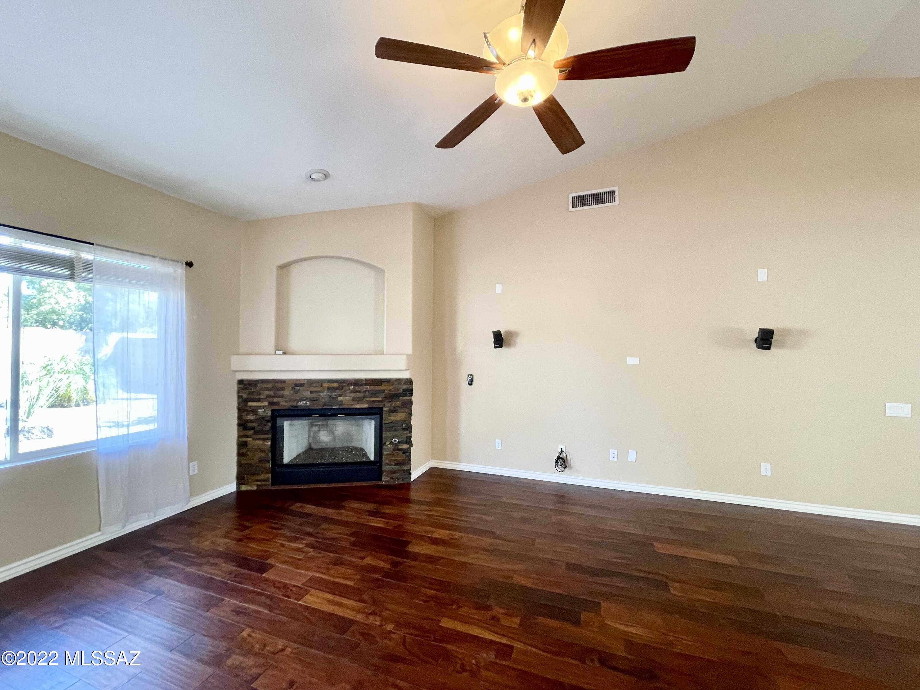 Discovery At The Bluffs II - Residential Lease