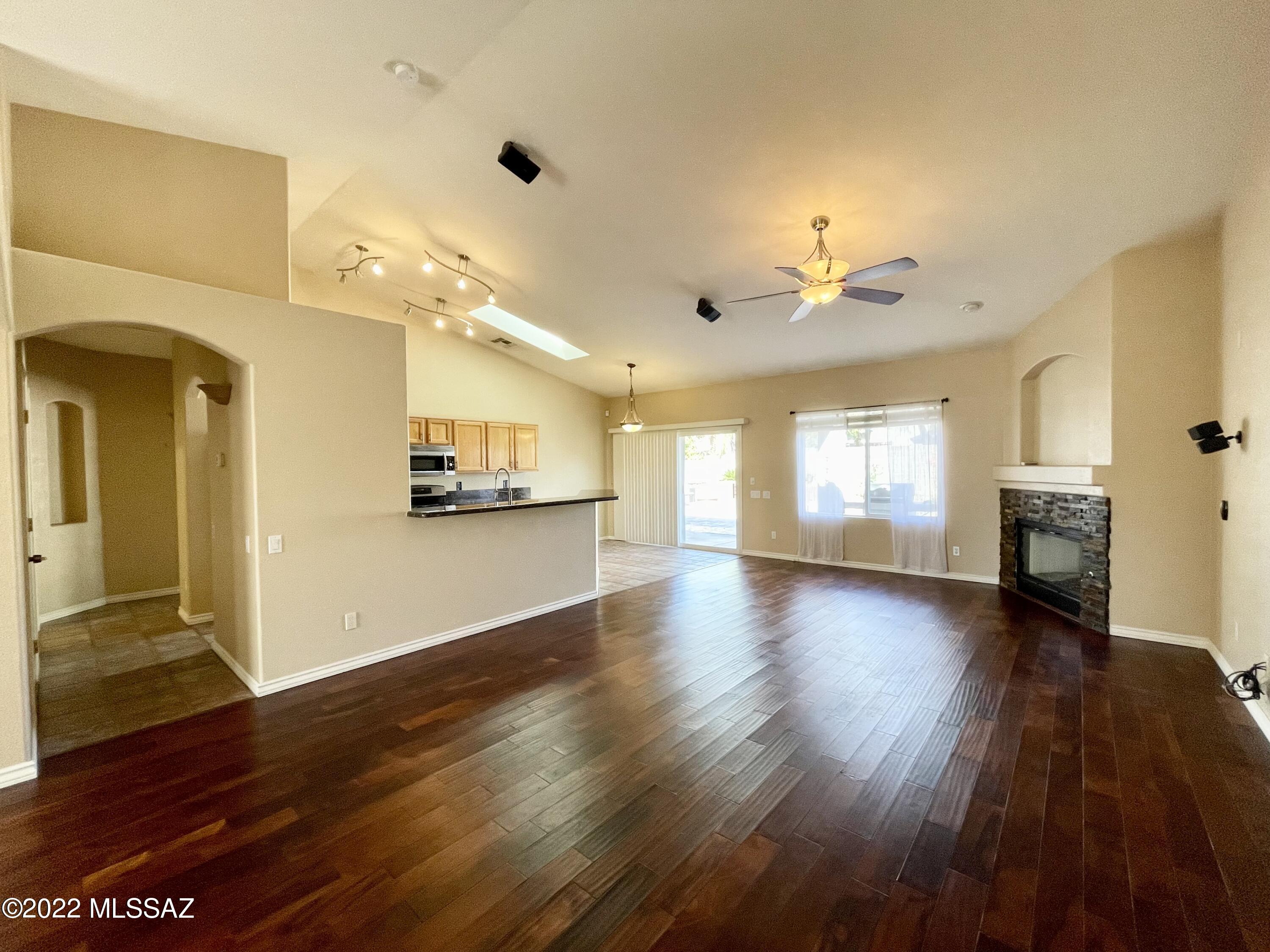Discovery At The Bluffs II - Residential Lease