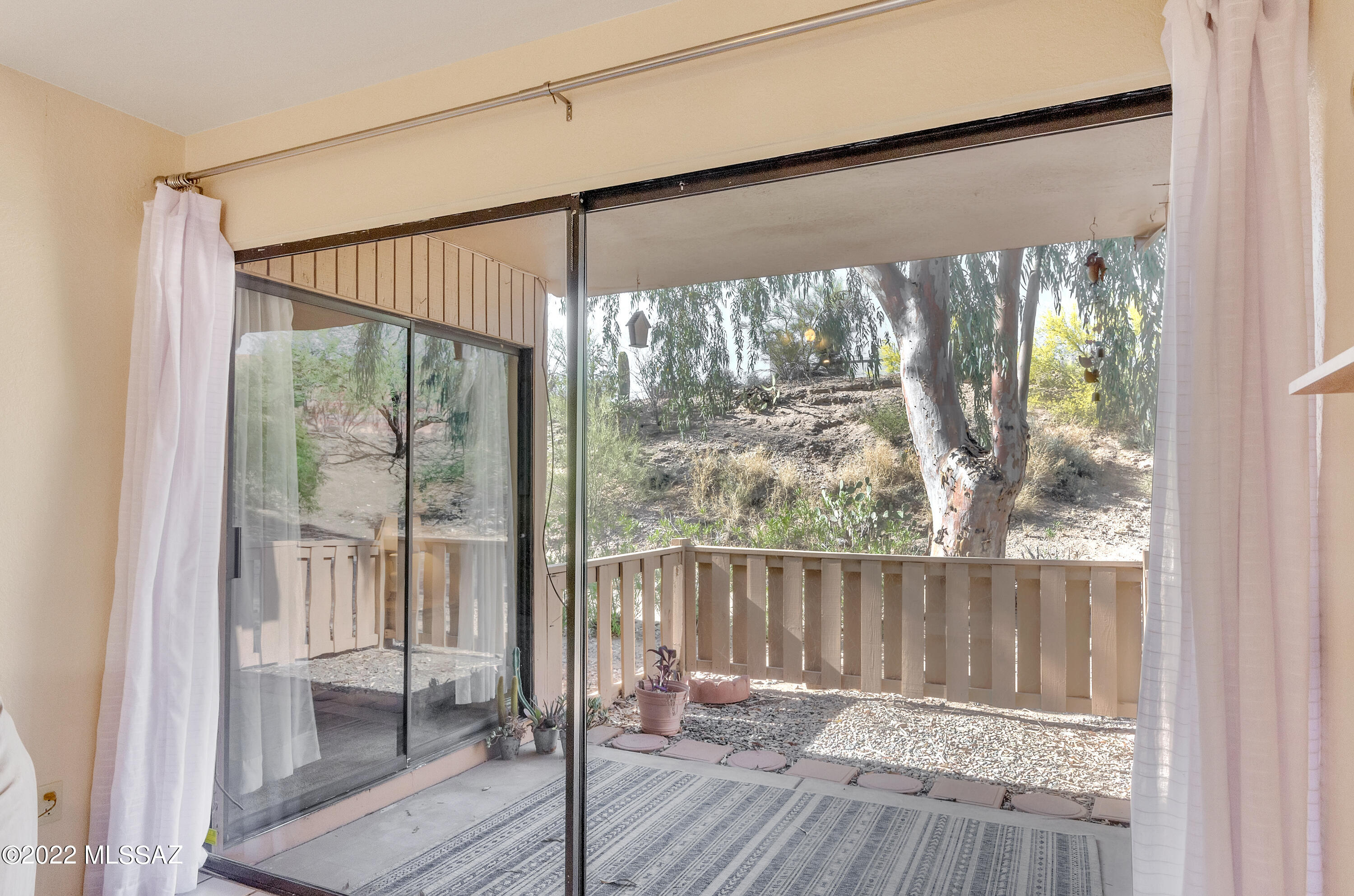 Las Primeras Lomas (1-76) - Residential