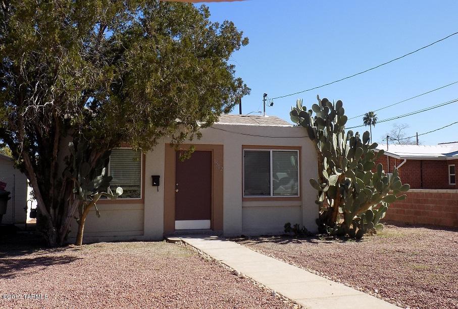 Vintage home and guest house is waiting for new owners! Main house, 2BD/1BA and guest house, 1BD/1BA. Newer roof on main house, and dual pane windows. Spacious yard shared by both units. Many improvements over the years (see attached Docs). Main house has gas heat/cooler. GH has replaced cooler and floorboard heating. Both units have refrigerators. Live in one and rent the other- or buy both and be landlord! (See also MLS #21704095)