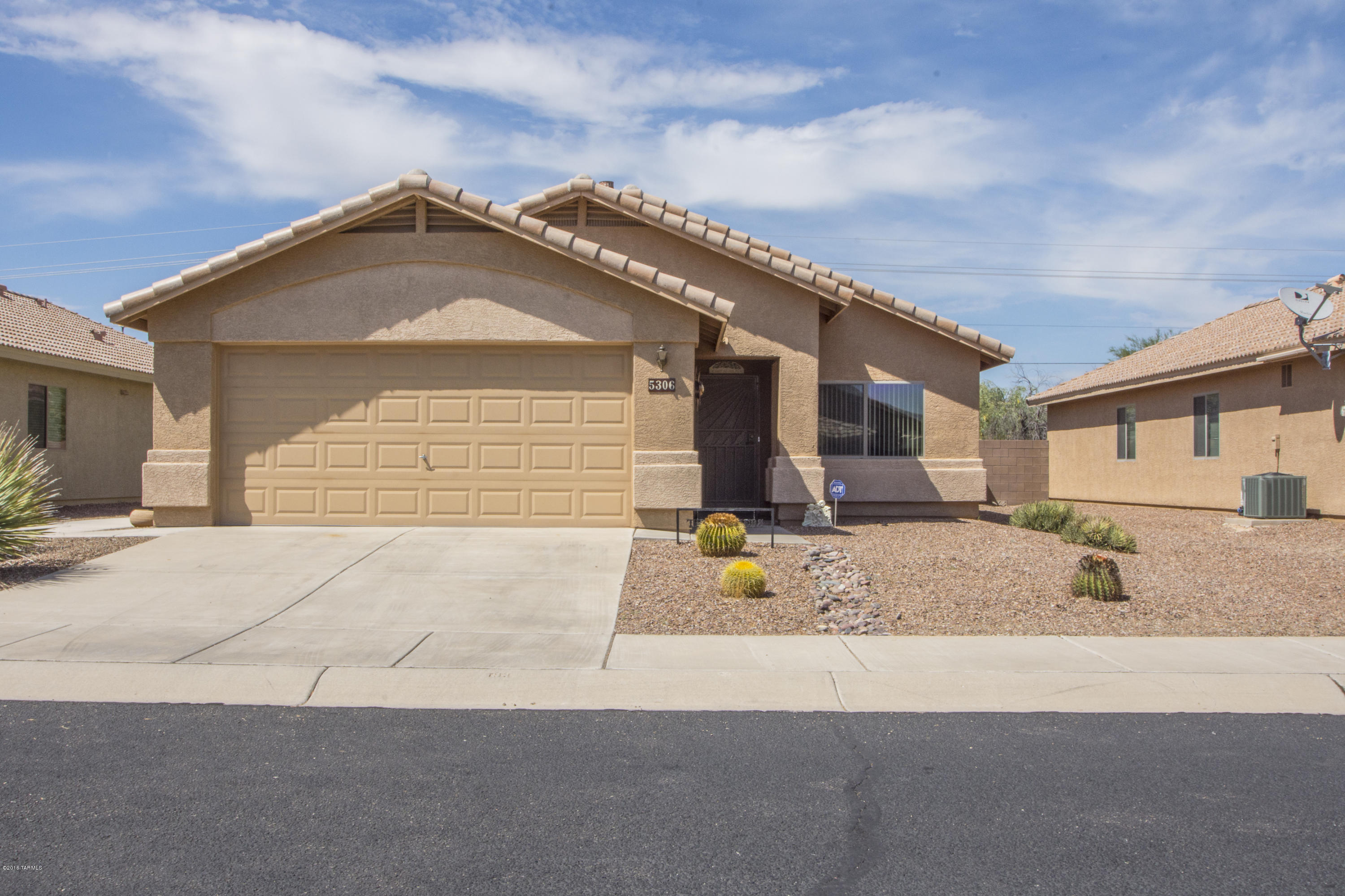 Impeccably cared for 3 bedroom, 2 bathroom home in quaint Countryside Ridge neighborhood. Built in 2003 and being sold by the original owner, this home features a spectacular open floor plan accompanied by tile in the living, kitchen and dining areas, along with fresh carpet in each of the three bedrooms. Neighborhood is quiet and clean, and includes a small children's park. Located near the new twin peaks outlet mall and has easy access to I-10.