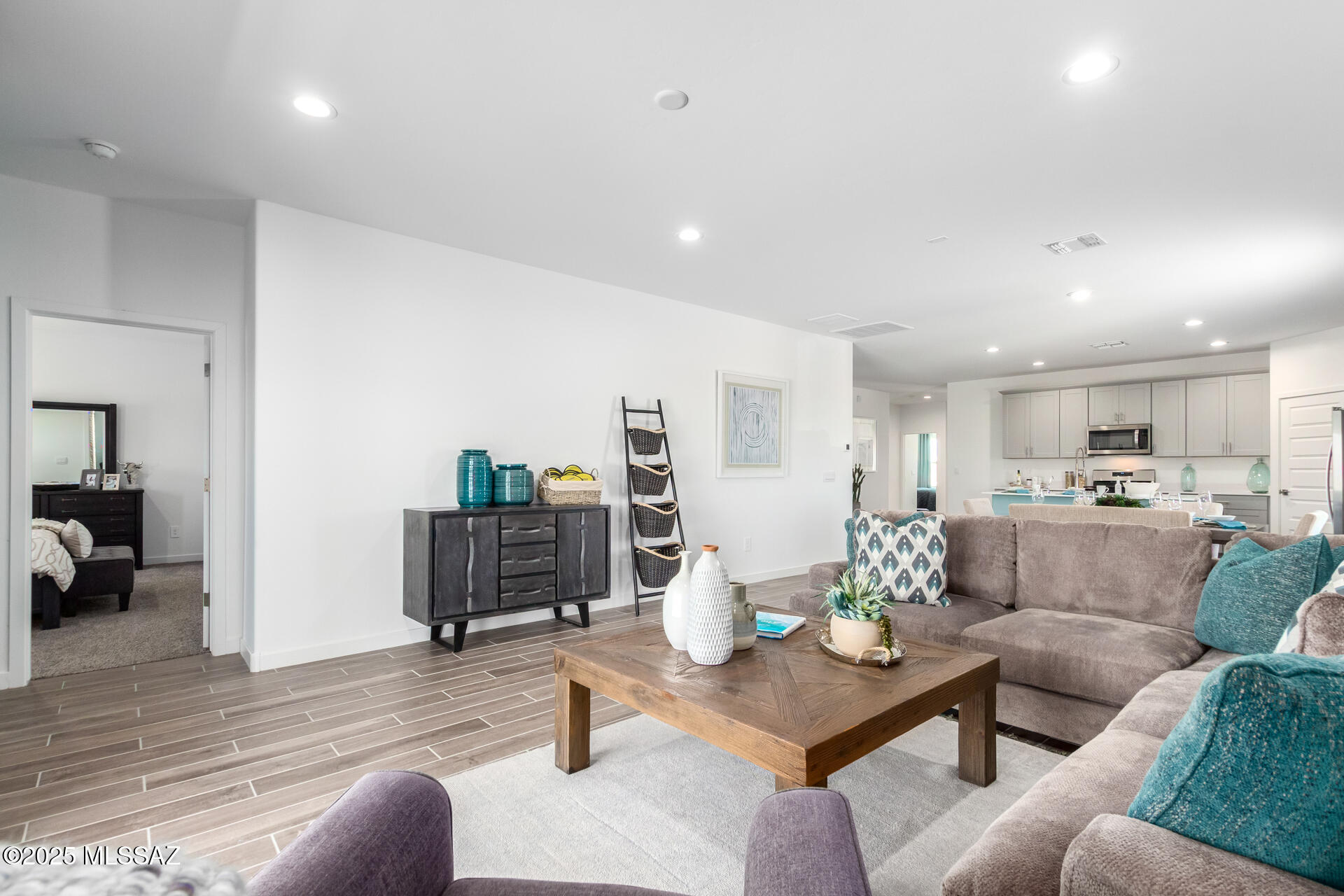 Saguaro Bloom SQ20180540069 - Residential