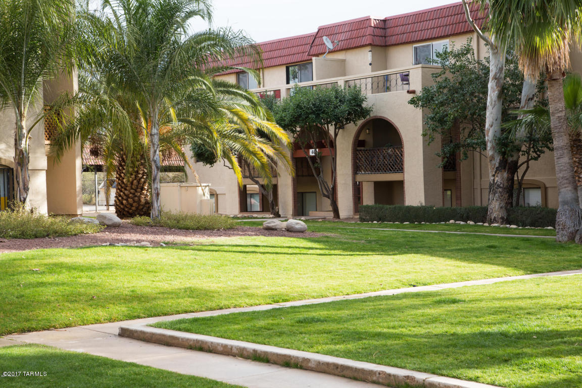 Barcelona Manor Condominiums - Residential