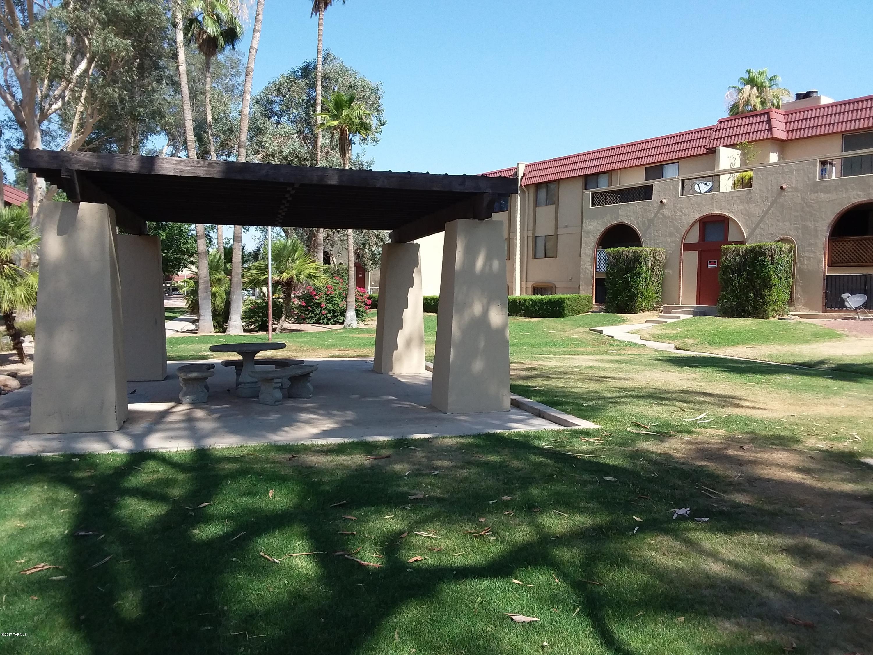 Barcelona Manor Condominiums - Residential