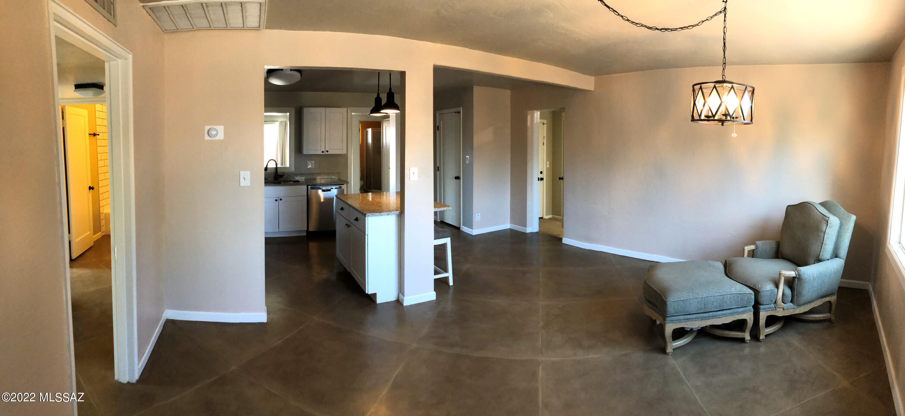 Country Club Manor - Residential
