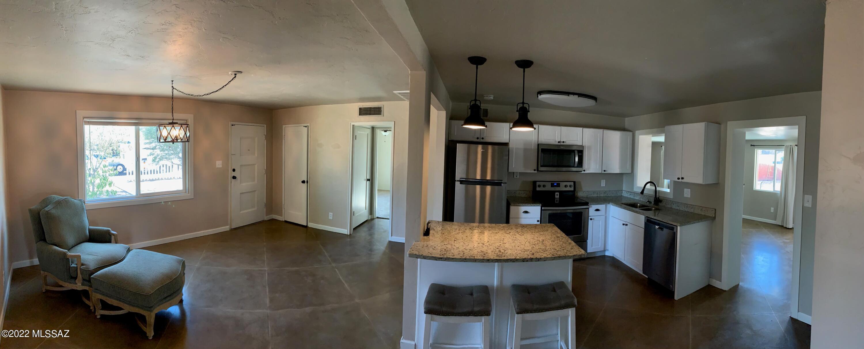 Country Club Manor - Residential