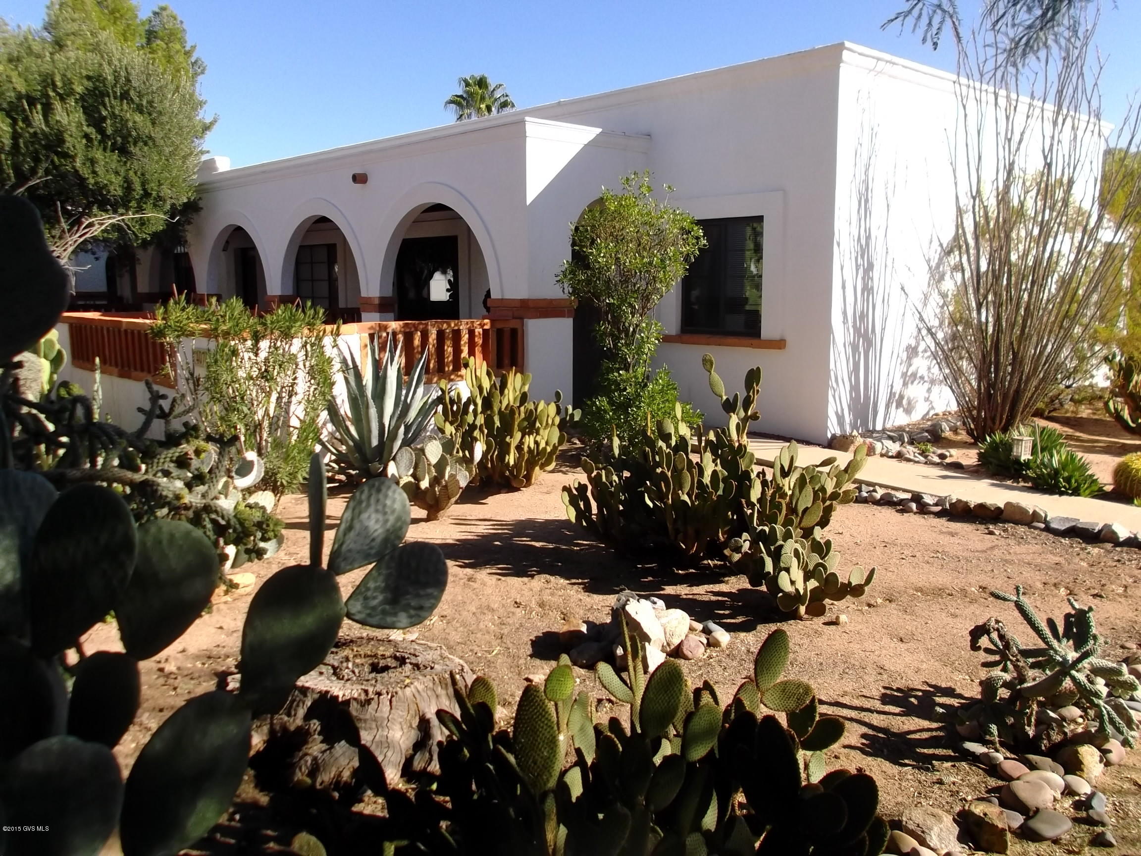 White Arch 2 bdrm with AZ RM and W/D,
 Tile floor except BDRMS, newer kitchen cabinets, newer 6 panel inferior wood doors, newer back door, dual pane windows, parking close to unit, looks out to green park from front patio, furnishing separate bill of sale for $10.00, Great central location
