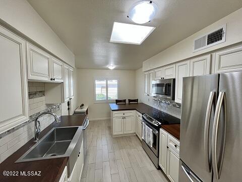 Encanto East Condos (1-13) - Residential Lease