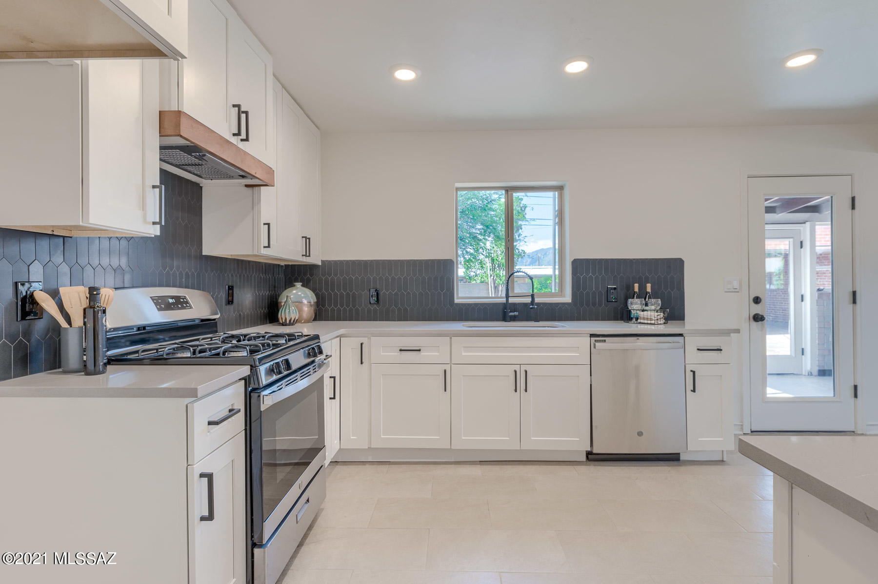 Encanto Park - Residential