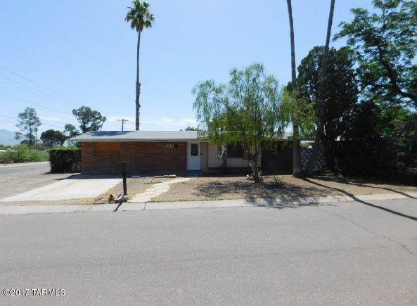 Have a look at this 2-bedroom home! It has approximately 1,812 square feet size of a living space that sits on a 9,583 square feet size of a lot. The property is accessible to public transportation, shop, schools, and other amenities. There are enhancements needed to get this home move in ready. Take a look today; see what you can accomplish here.