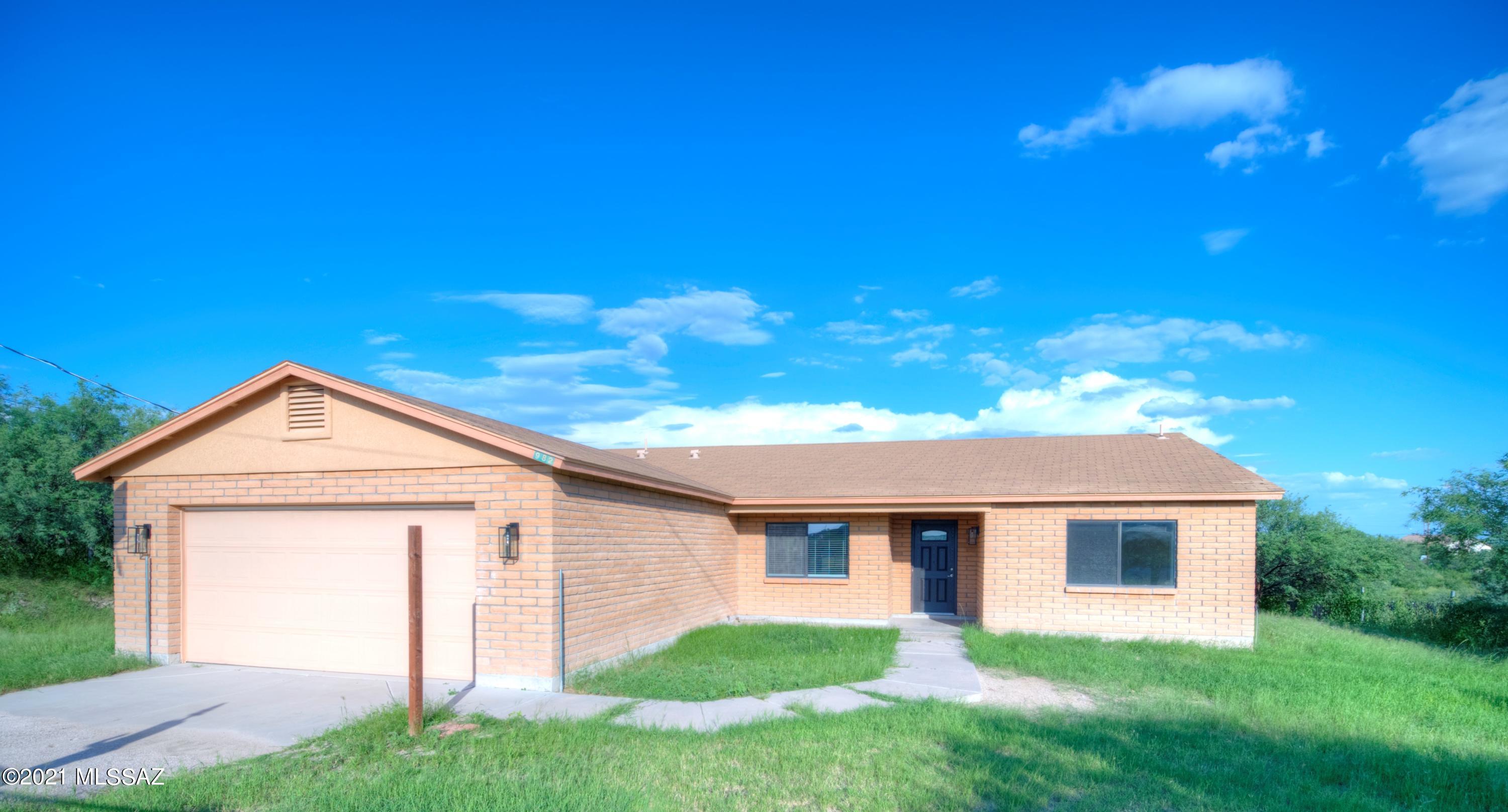 Come and see this well maintained 3/BR 2/BA home. It's move in ready! Home features, wood like flooring, a nice ample kitchen with a separate dining area, dark wood cabinetry, stainless steel appliances and much more. It's a great home with nice views,