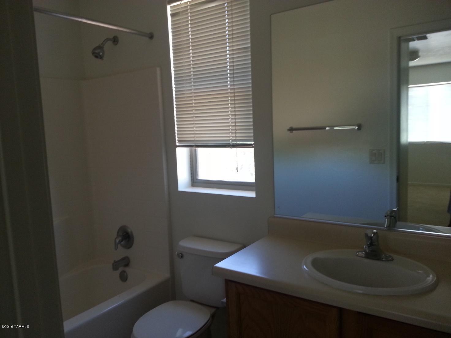 Los Arroyos Del Este Resub - Residential Lease