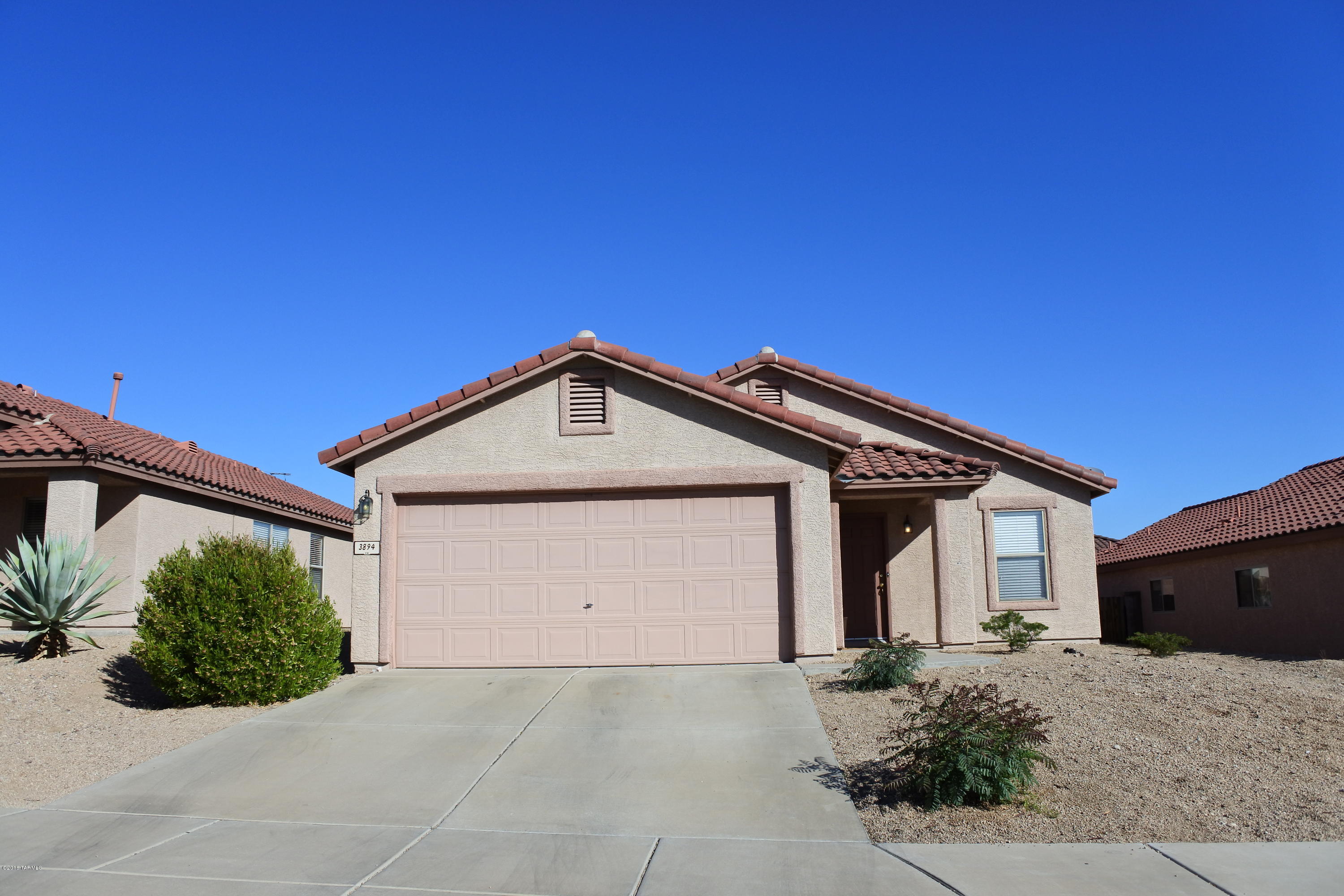 Seller will accept or counter offers between $170,000 -$179,000. Do not miss your opportunity to own a home in the sought-after Sweetwater Reserve gated community! This 3BD/2BA home is ideal for a young family or first-time home buyer. Enjoy the best of both worlds as it is conveniently located near shopping and restaurants while just minutes away from hiking and biking trails in the beautiful Tucson Mountains. This home is ready for a new family to call it their own!