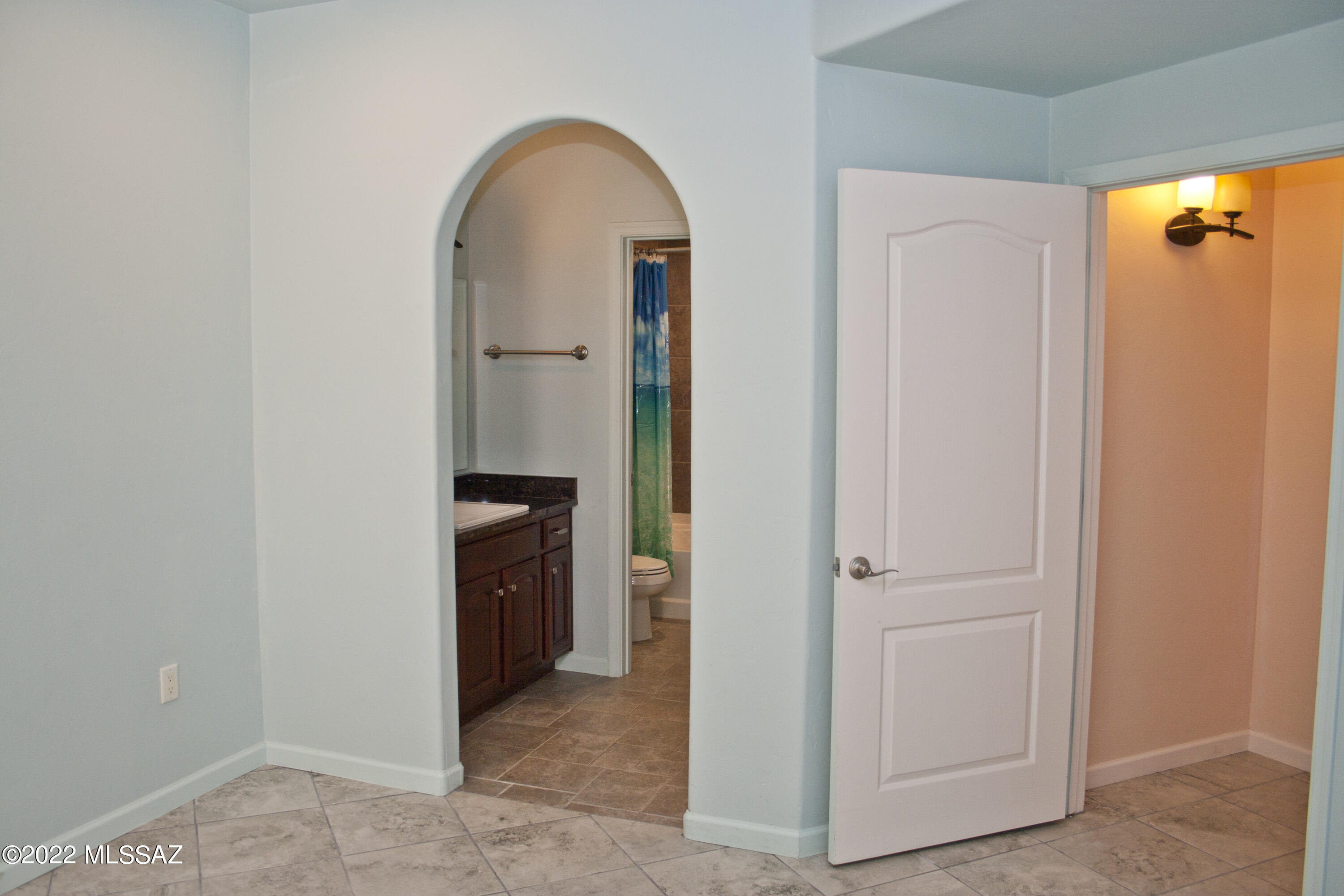 Hacienda Del Rio (1-118) - Residential Lease