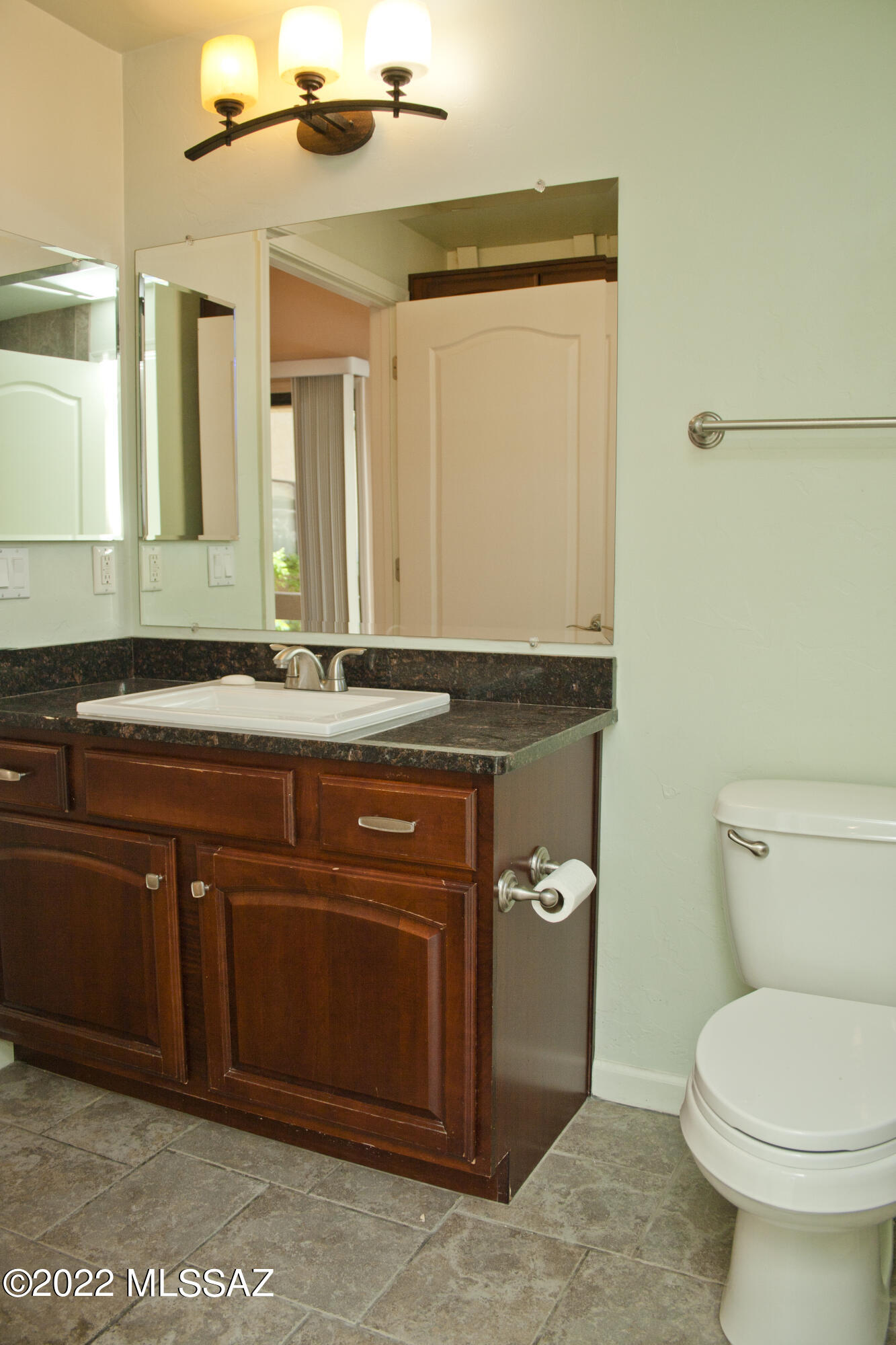 Hacienda Del Rio (1-118) - Residential Lease