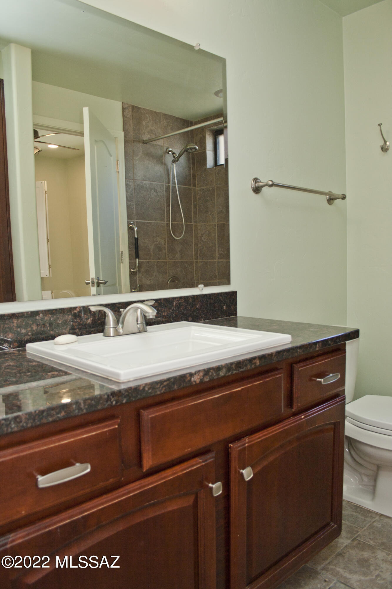 Hacienda Del Rio (1-118) - Residential Lease
