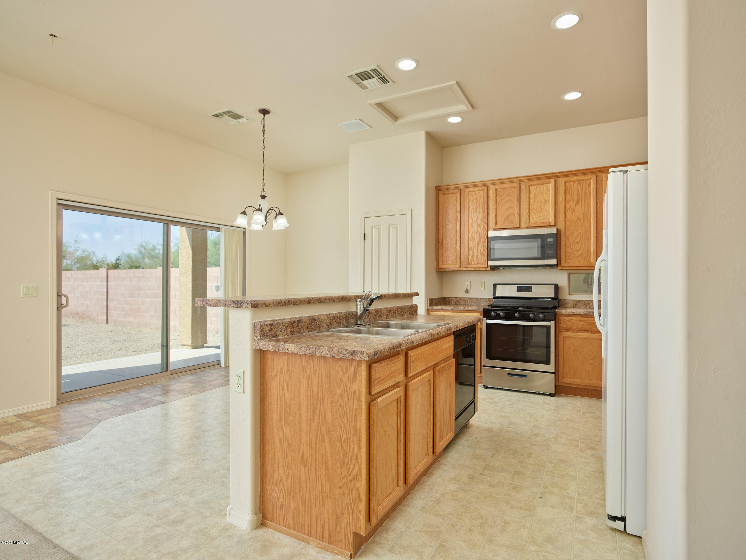 Continental Reserve Blks 17-19 (1-102) - Residential