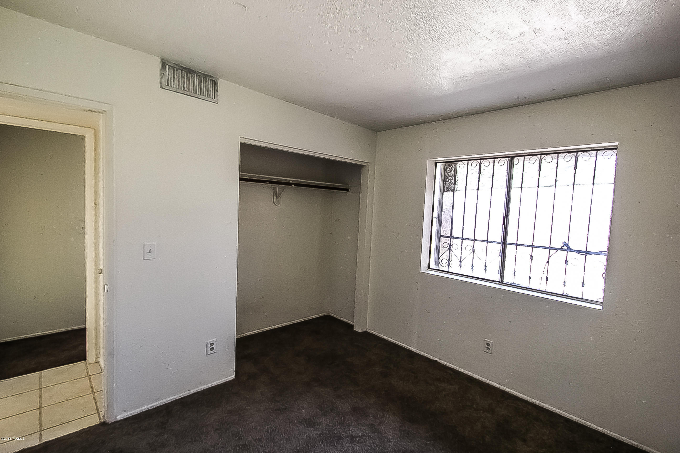 Centre View Town Homes (1-11) - Residential