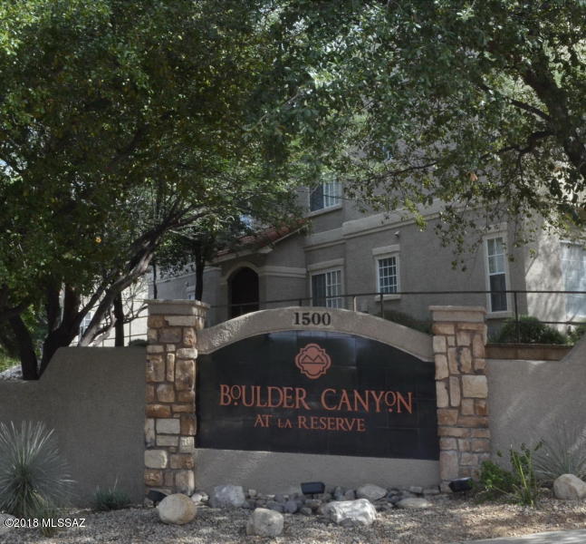 Located in the heart of Oro Valley minutes to shopping, restaurants, Catalina State Park and more!
One bedroom ground floor condo, remodeled kitchen has granite counters, stainless steel appliances and bar seating! 
Community offers two pools, spa and workout area.  
EMS REALTY REPRESENTS THE LANDLORD ONLY ON THIS LISTING.