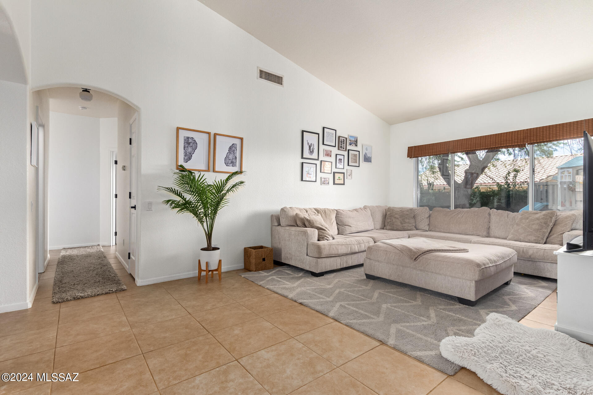 Hacienda Del Oro (1-879) - Residential