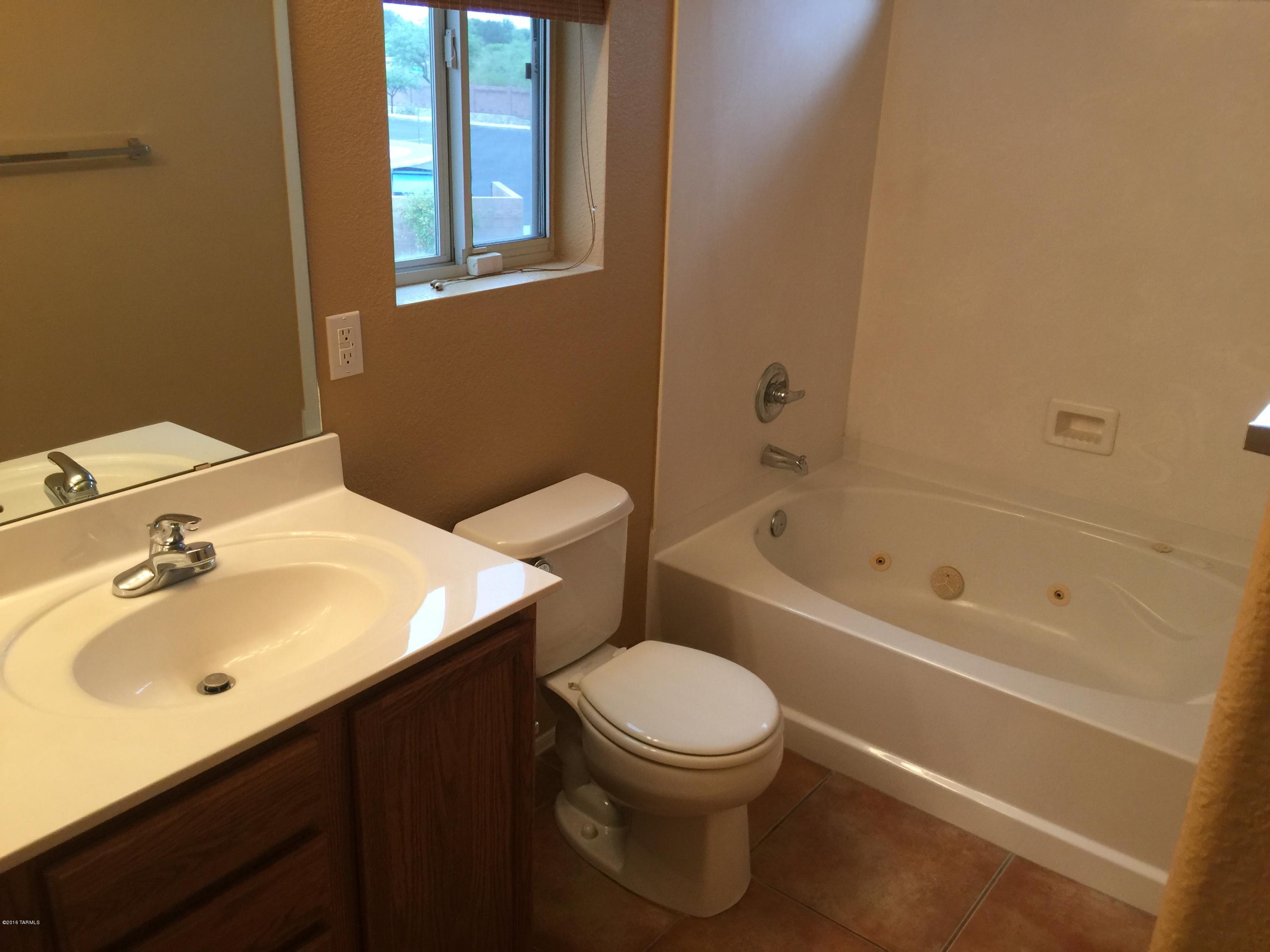 Catalina Vistas - Residential Lease