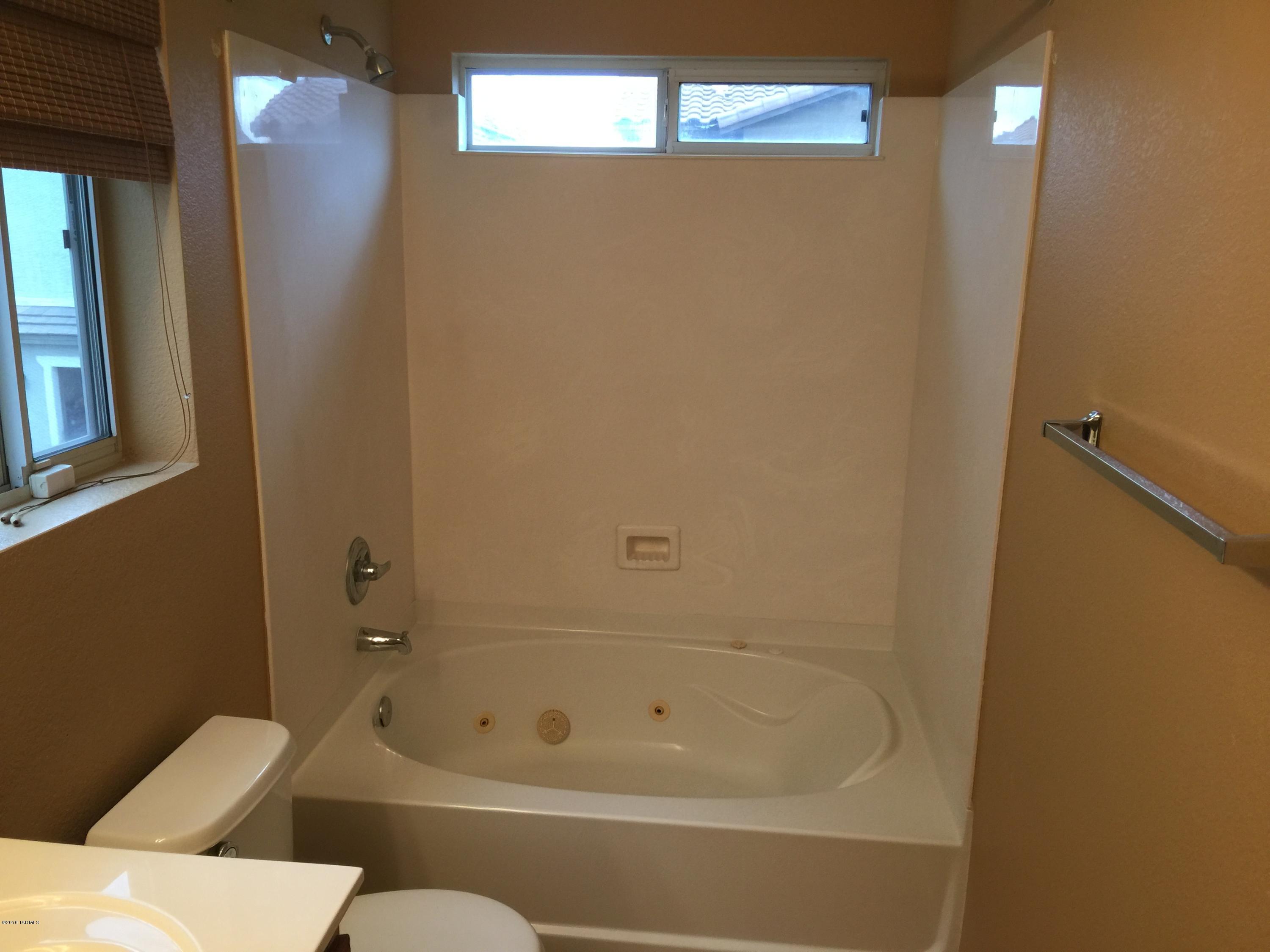 Catalina Vistas - Residential Lease