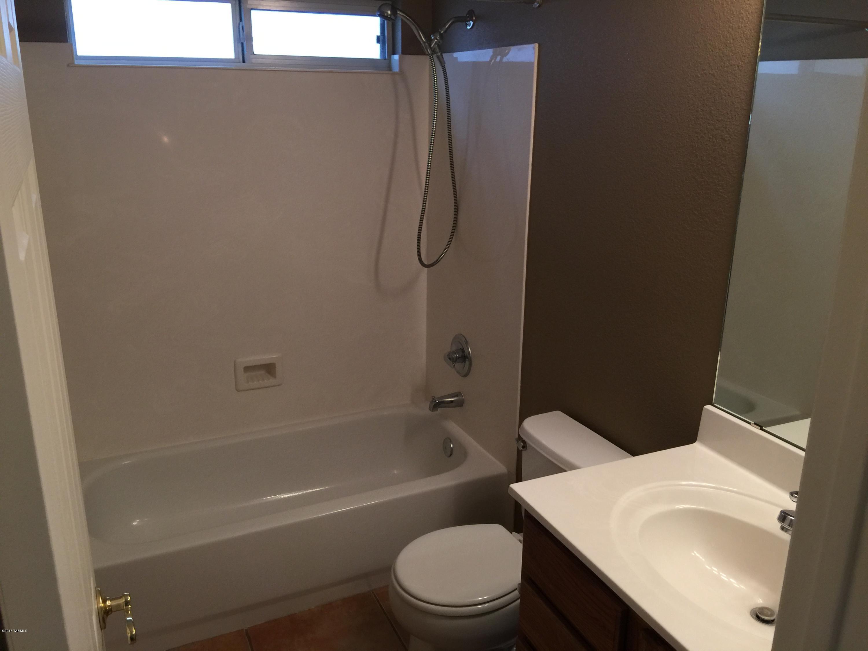 Catalina Vistas - Residential Lease