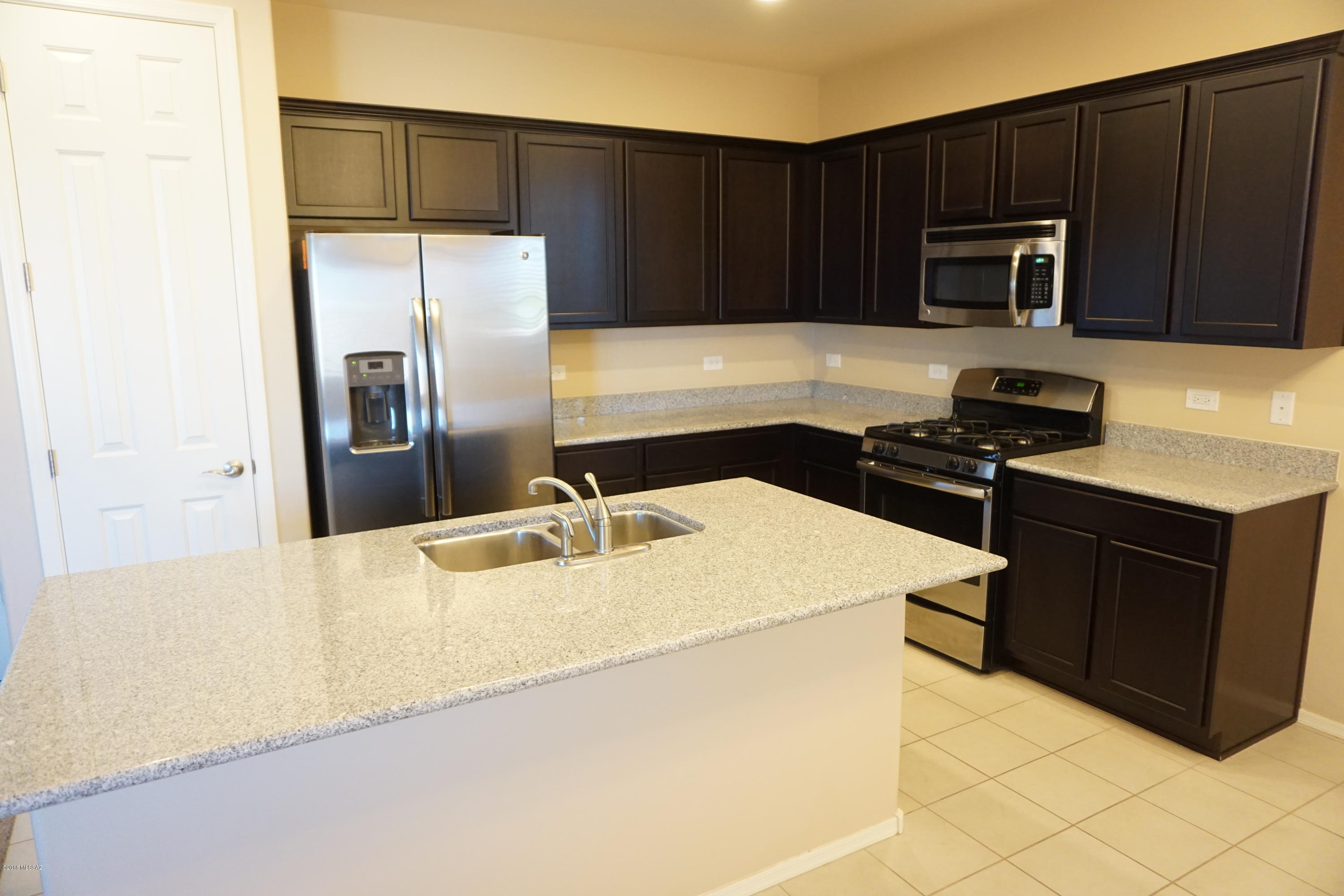 Interstate 10 and Kolb Road - Residential