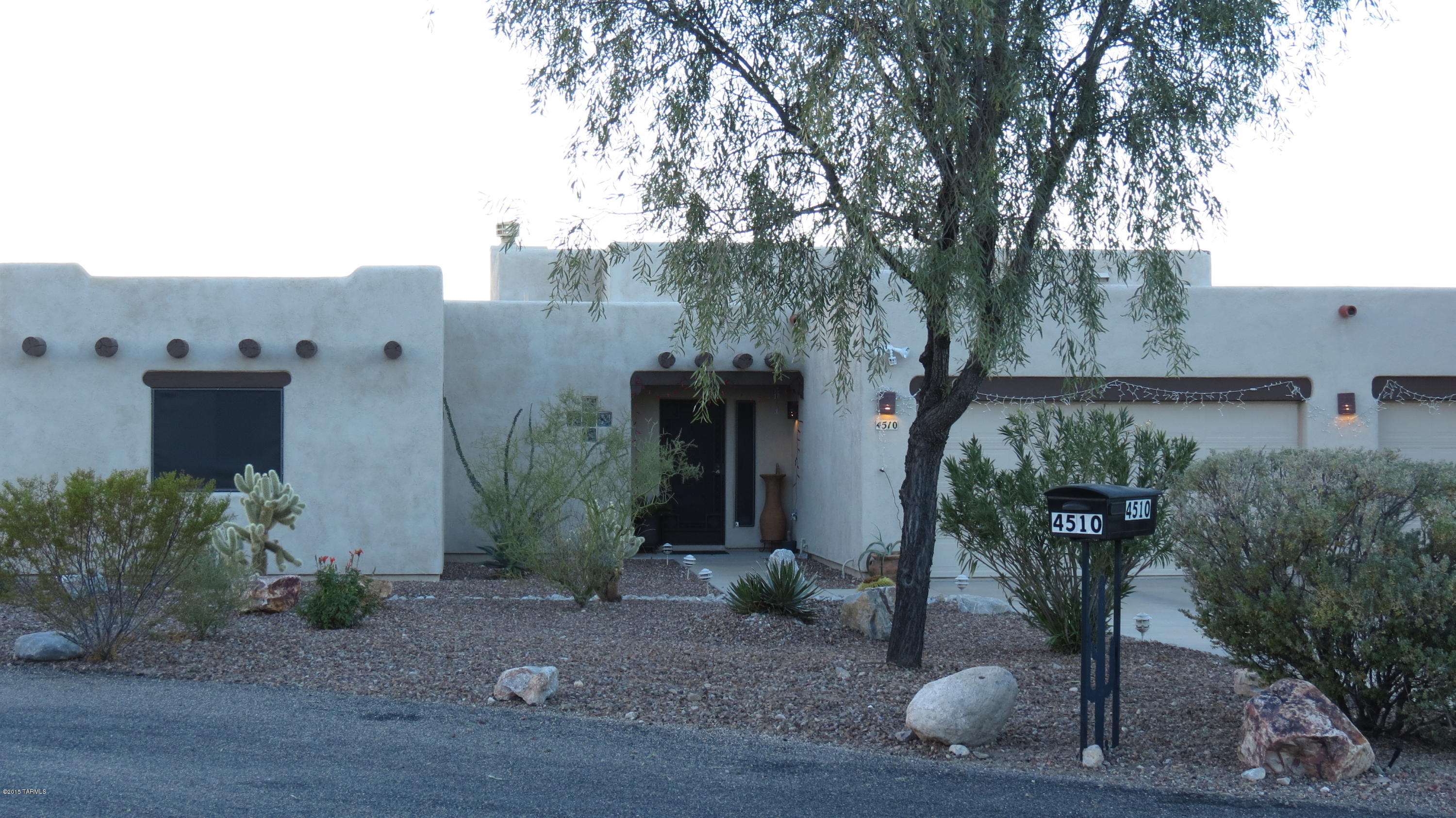 Fantastic 3 bedroom 2 bath home, this home offers great room design, 12 ft ceilings, all rooms are very spacious throughout the home, family room with fireplace, 3 car garage, large rear yard with privacy & excellent views of the mountain and city lights. This beautiful home will be clean and ready on 08/07/2017.