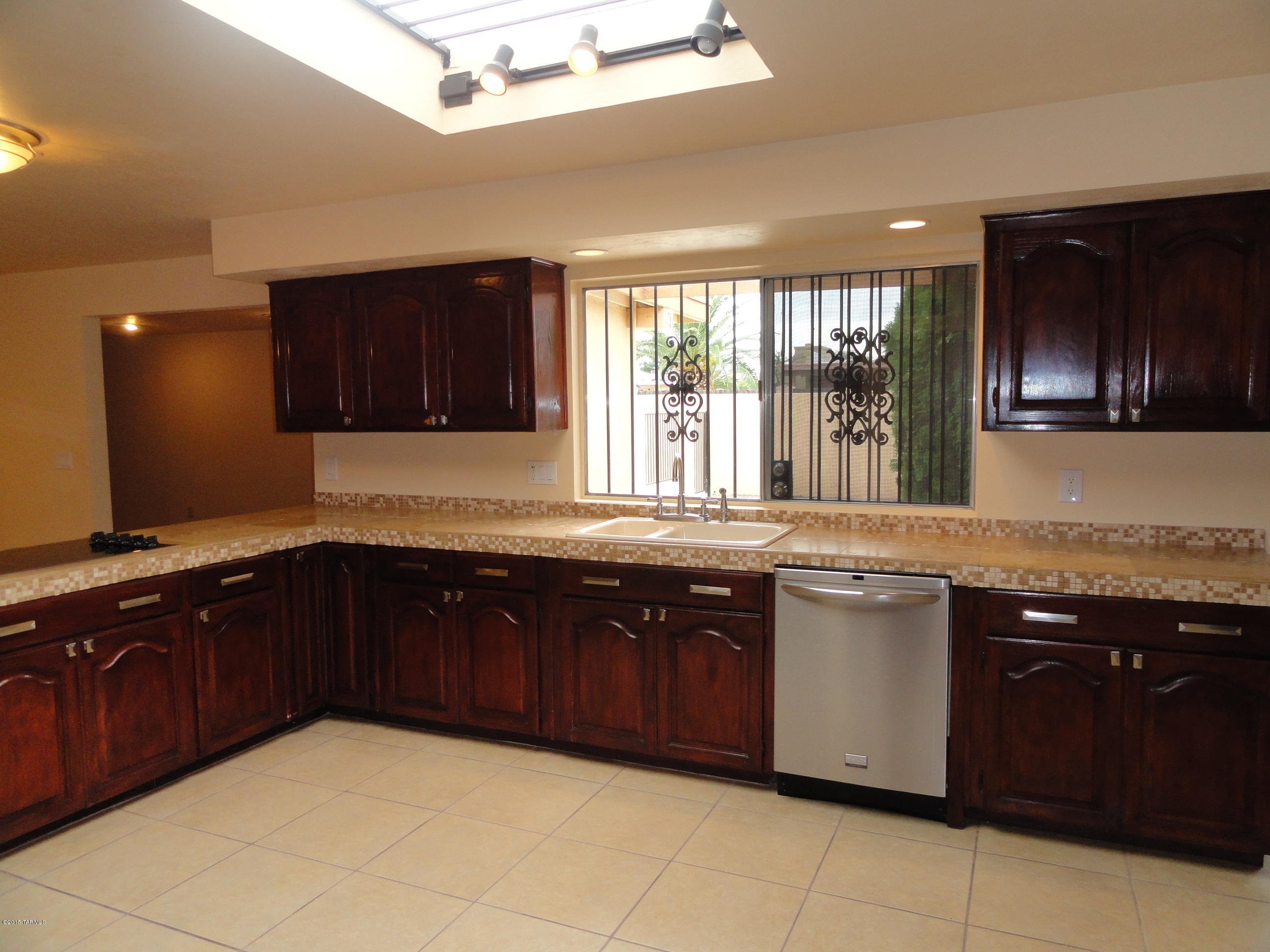 Broadway East (1-112) - Residential