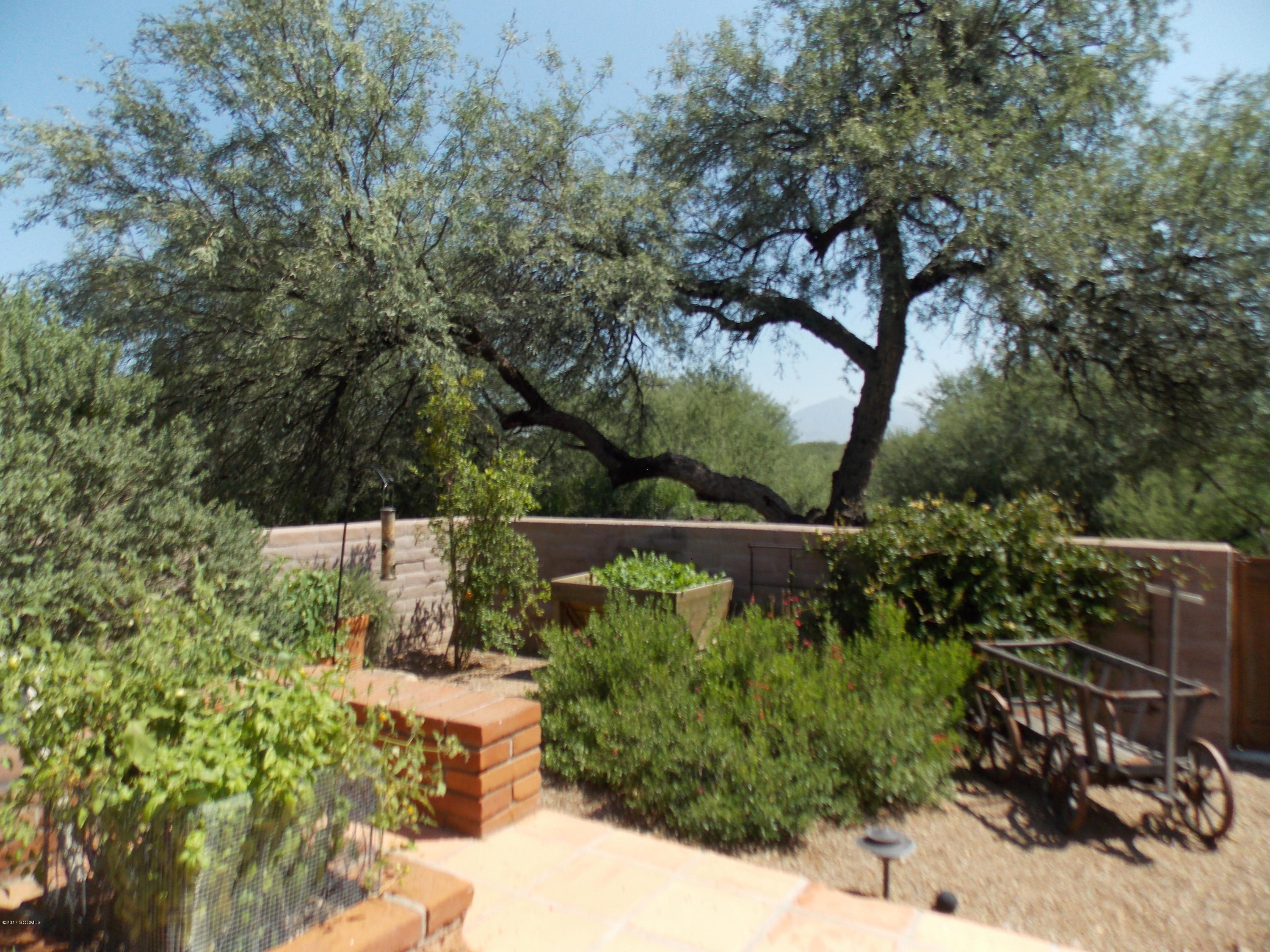Barrio Trails Head - Residential