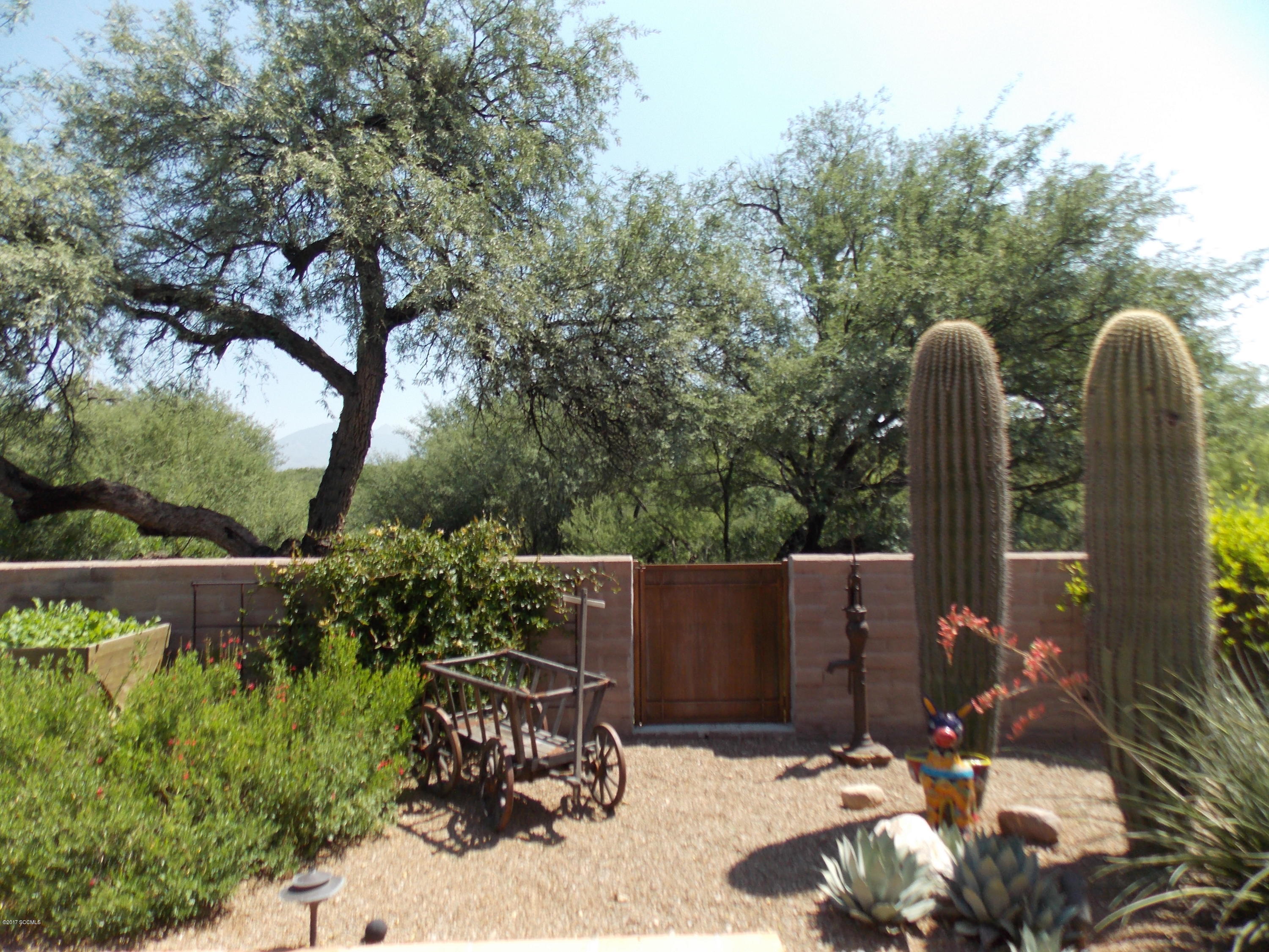 Barrio Trails Head - Residential