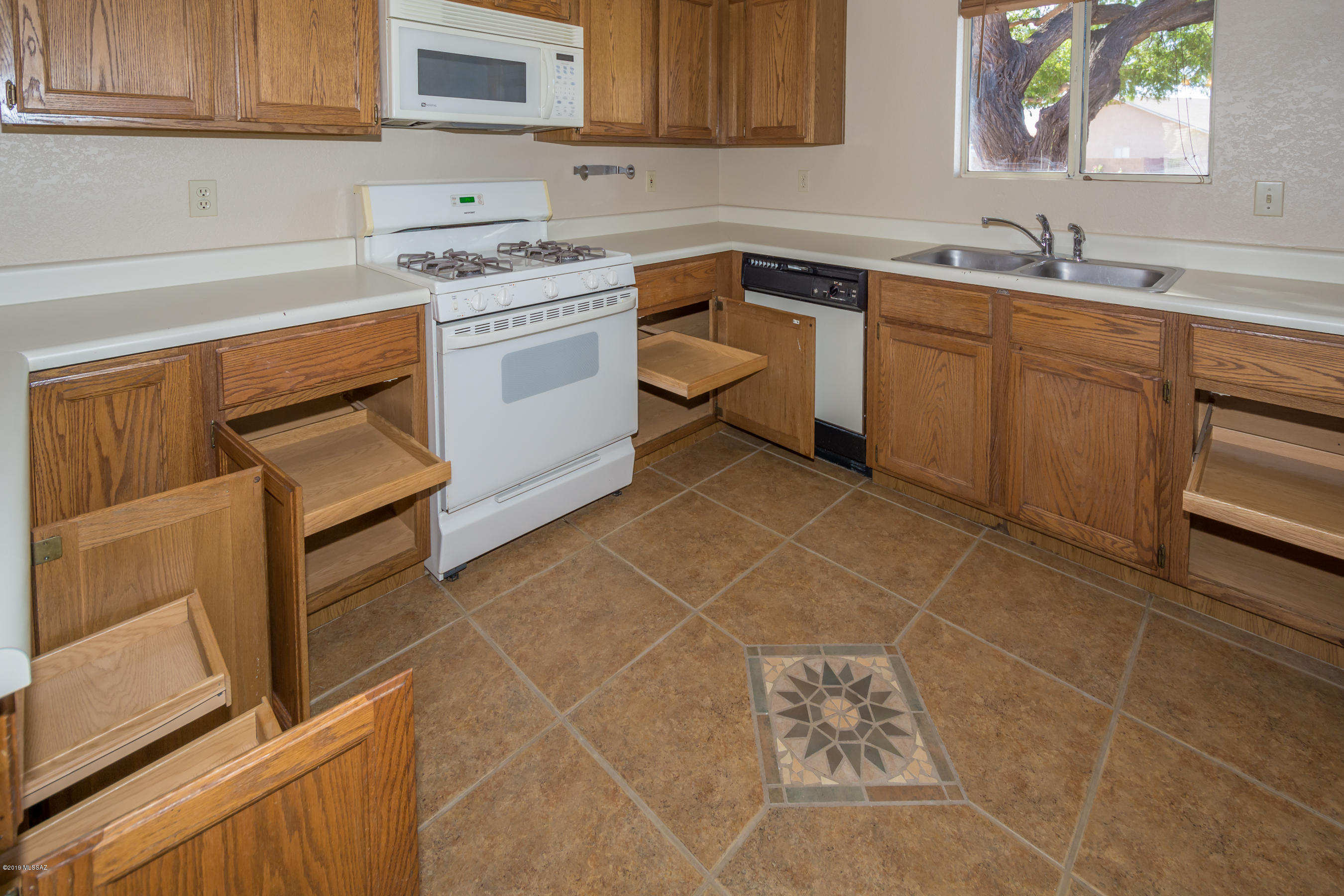 Hacienda Del Oro (1-78) - Residential
