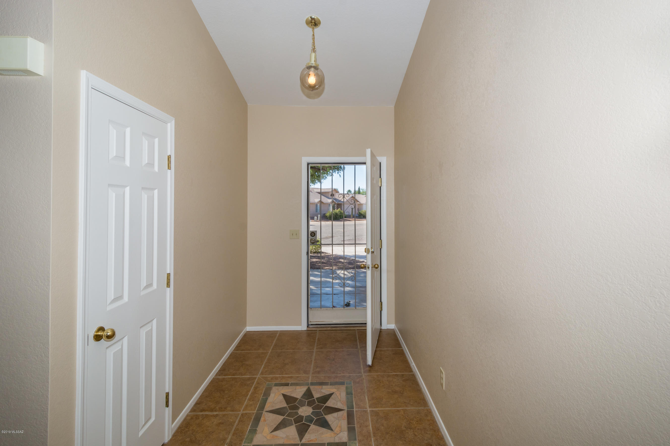 Hacienda Del Oro (1-78) - Residential