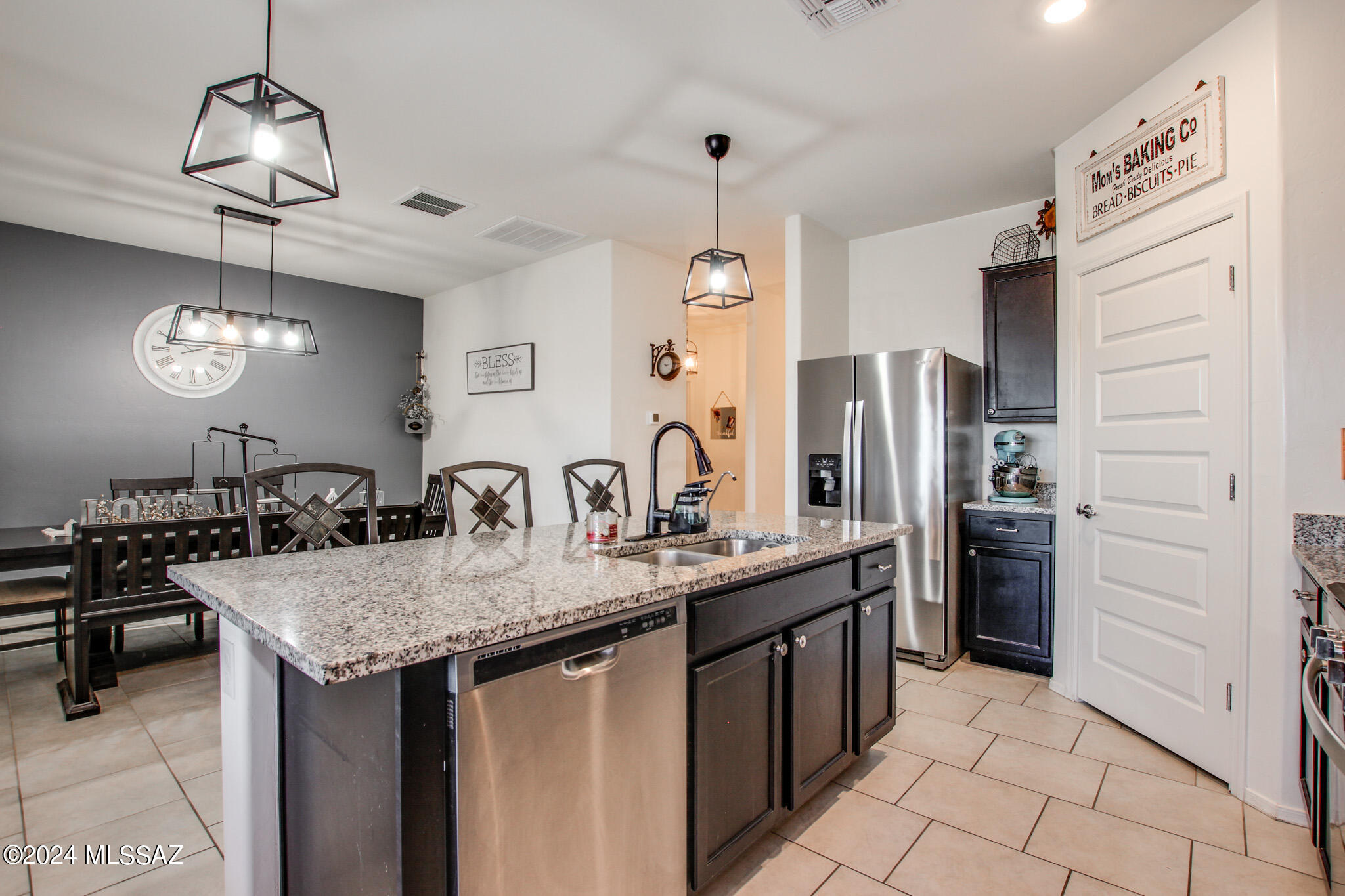 Saguaro Bloom SQ20180540069 - Residential