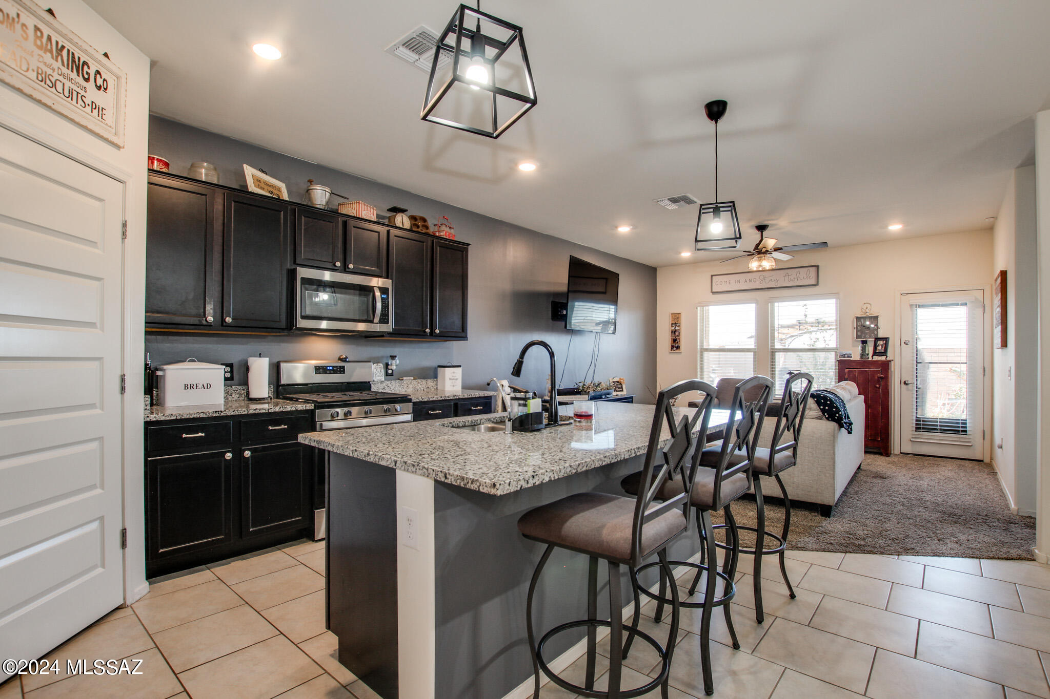 Saguaro Bloom SQ20180540069 - Residential
