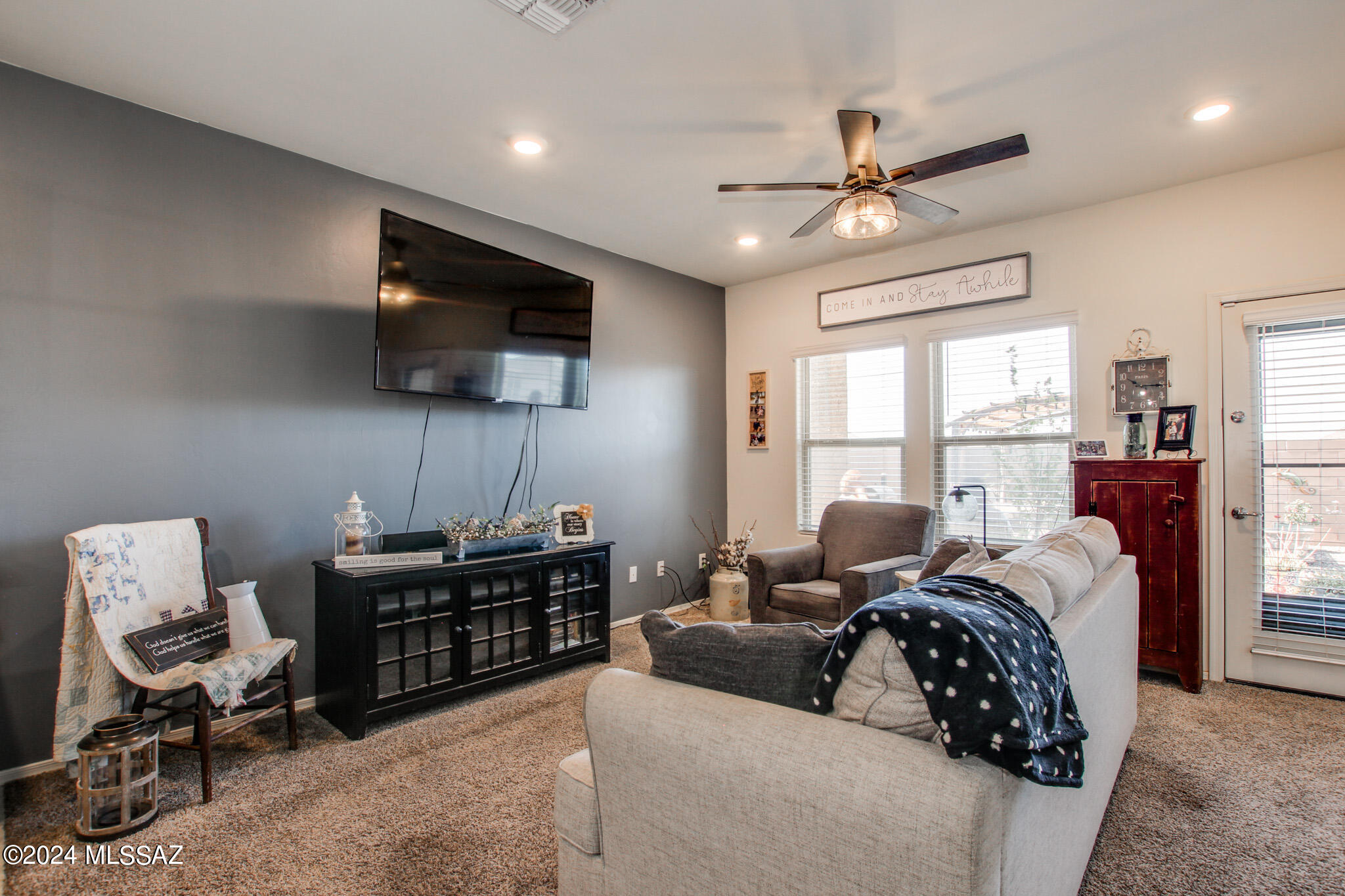 Saguaro Bloom SQ20180540069 - Residential