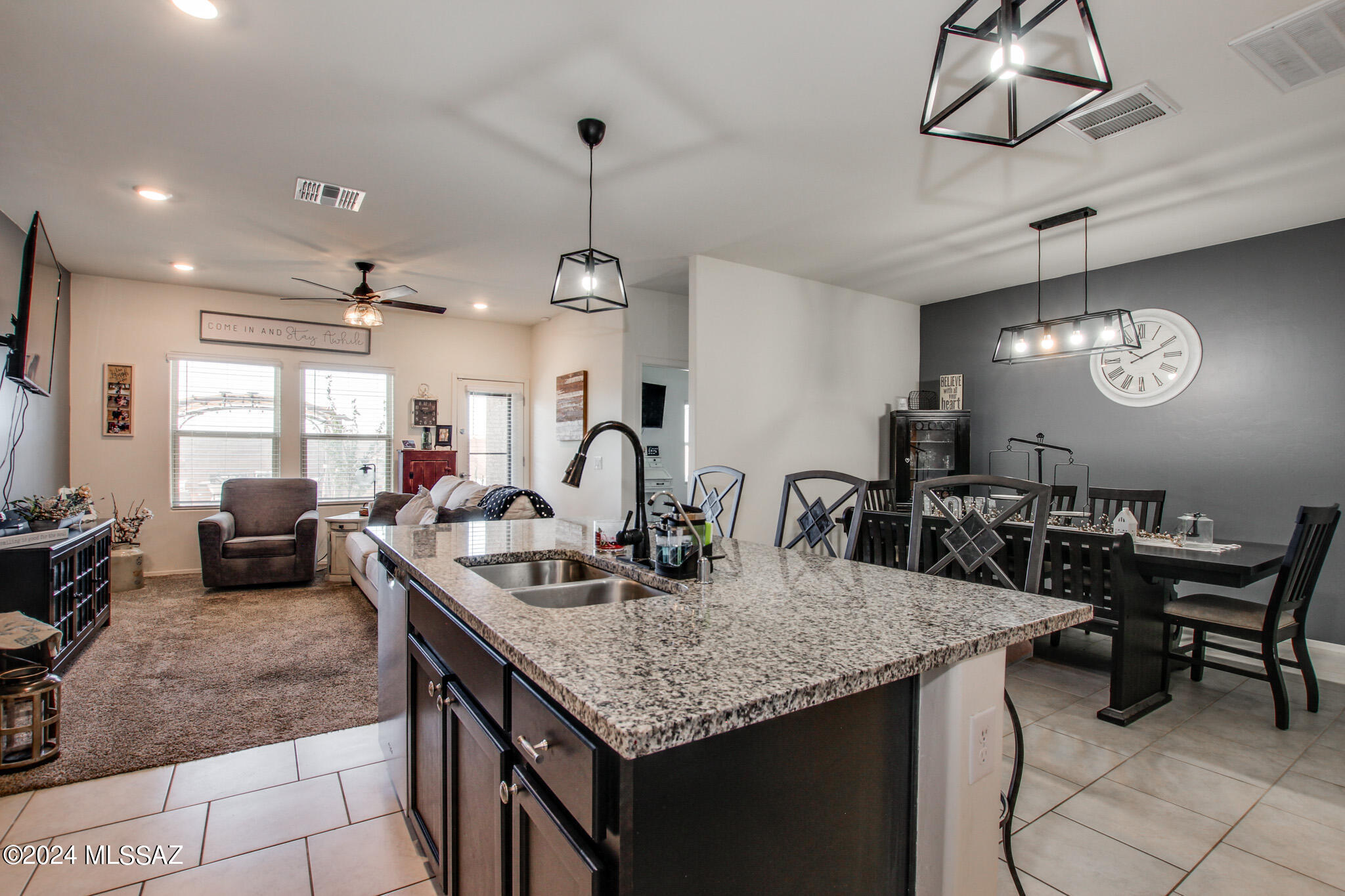Saguaro Bloom SQ20180540069 - Residential