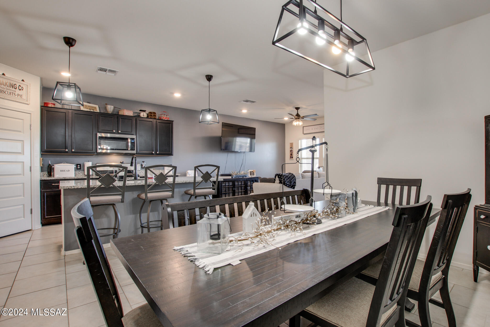 Saguaro Bloom SQ20180540069 - Residential