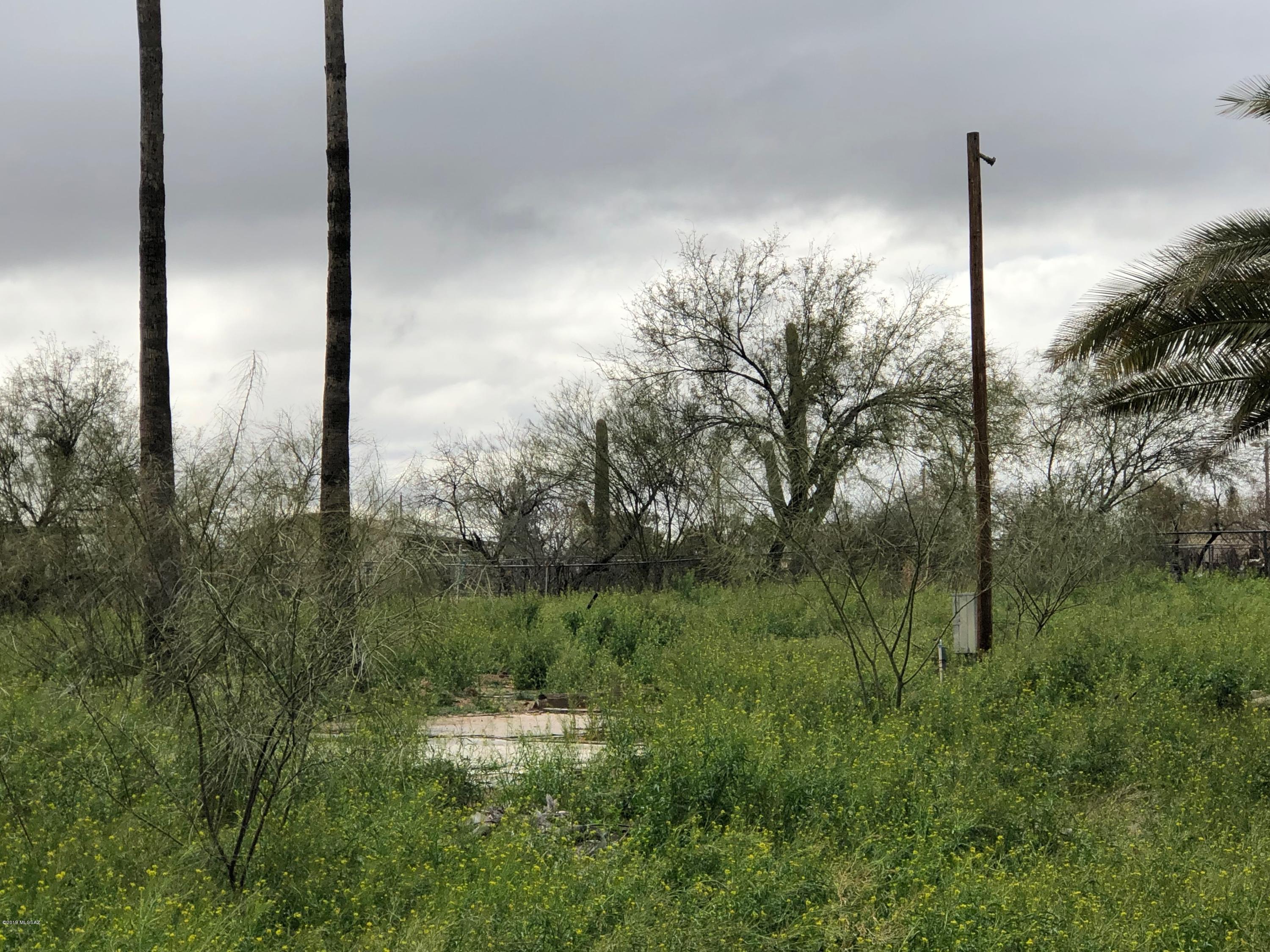 Great property located in a Cul-de-sac and resting on over an acre. Lot is fully fenced, with multiple utility hookups, mature trees and septic. Perfect for manufactured home or build your own. Workshop/storage conveys ''as is.'' Come take a look!