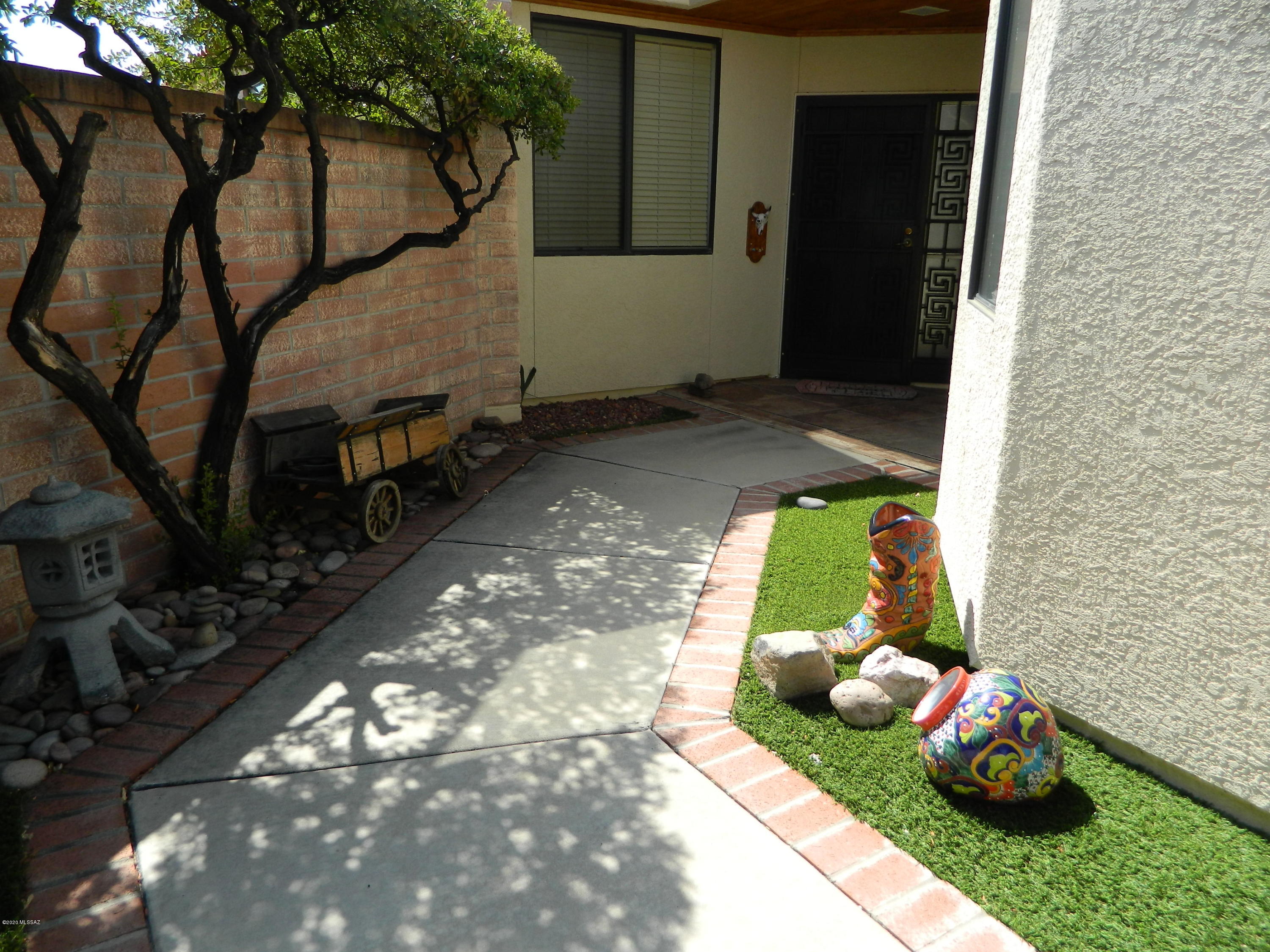 San Ignacio Heights (93-135) - Residential