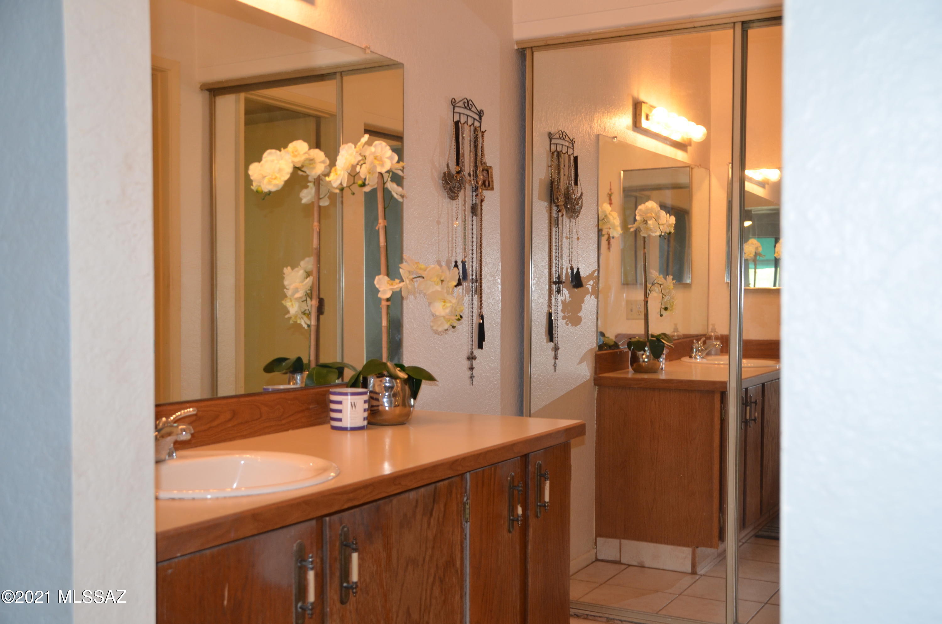 Summertree Condominiums (1-224) - Residential